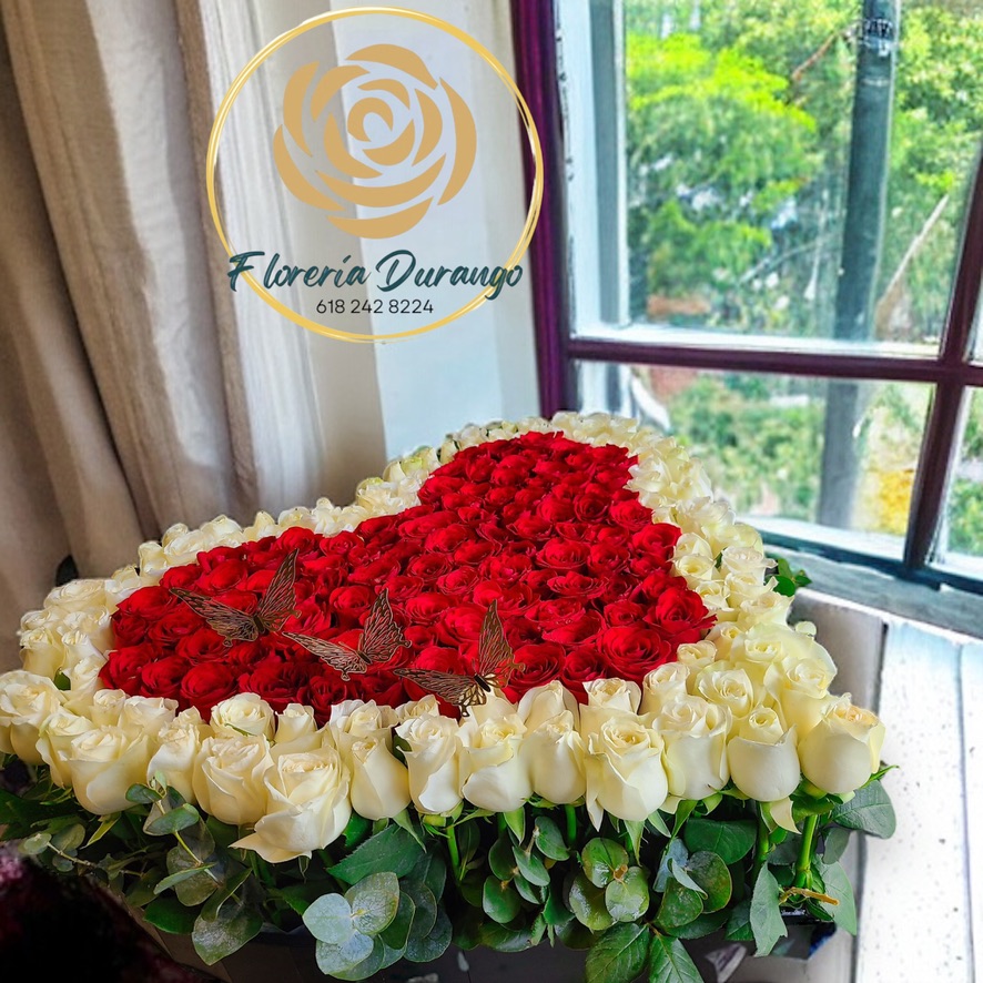 Corazón de rosas grande