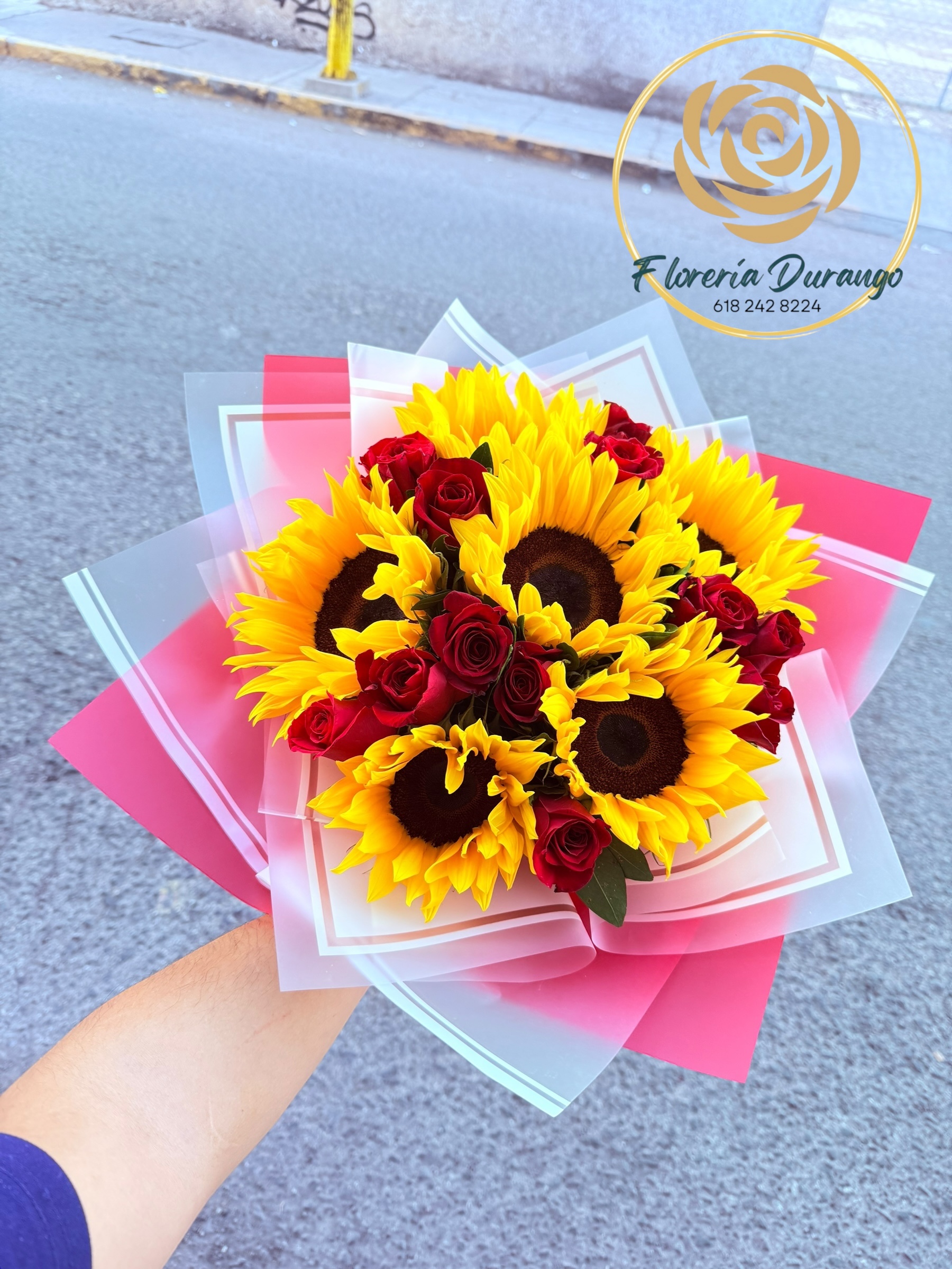 Ramo de Girasoles y Rosas