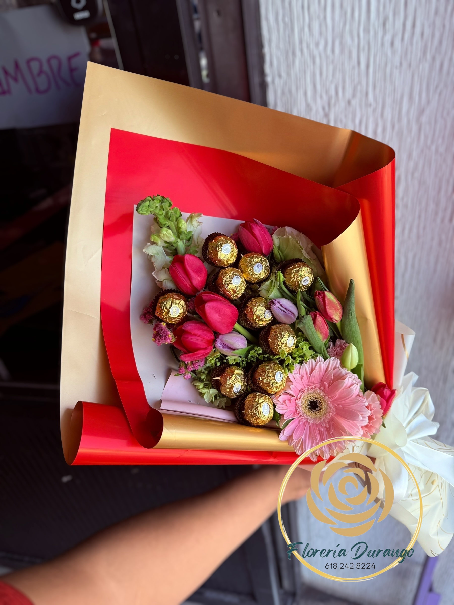 Ramo de 10 tulipanes ferrero