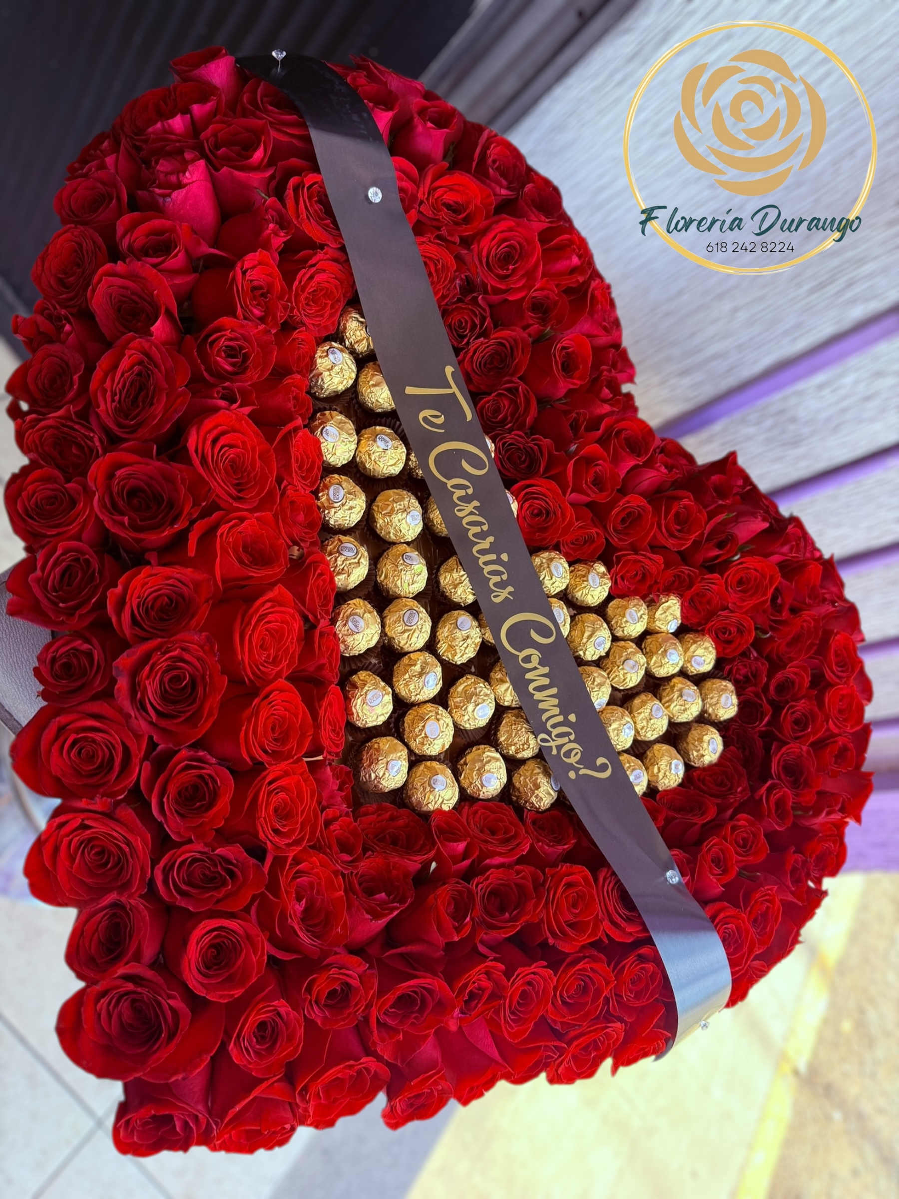 Corazón grande con ferreros