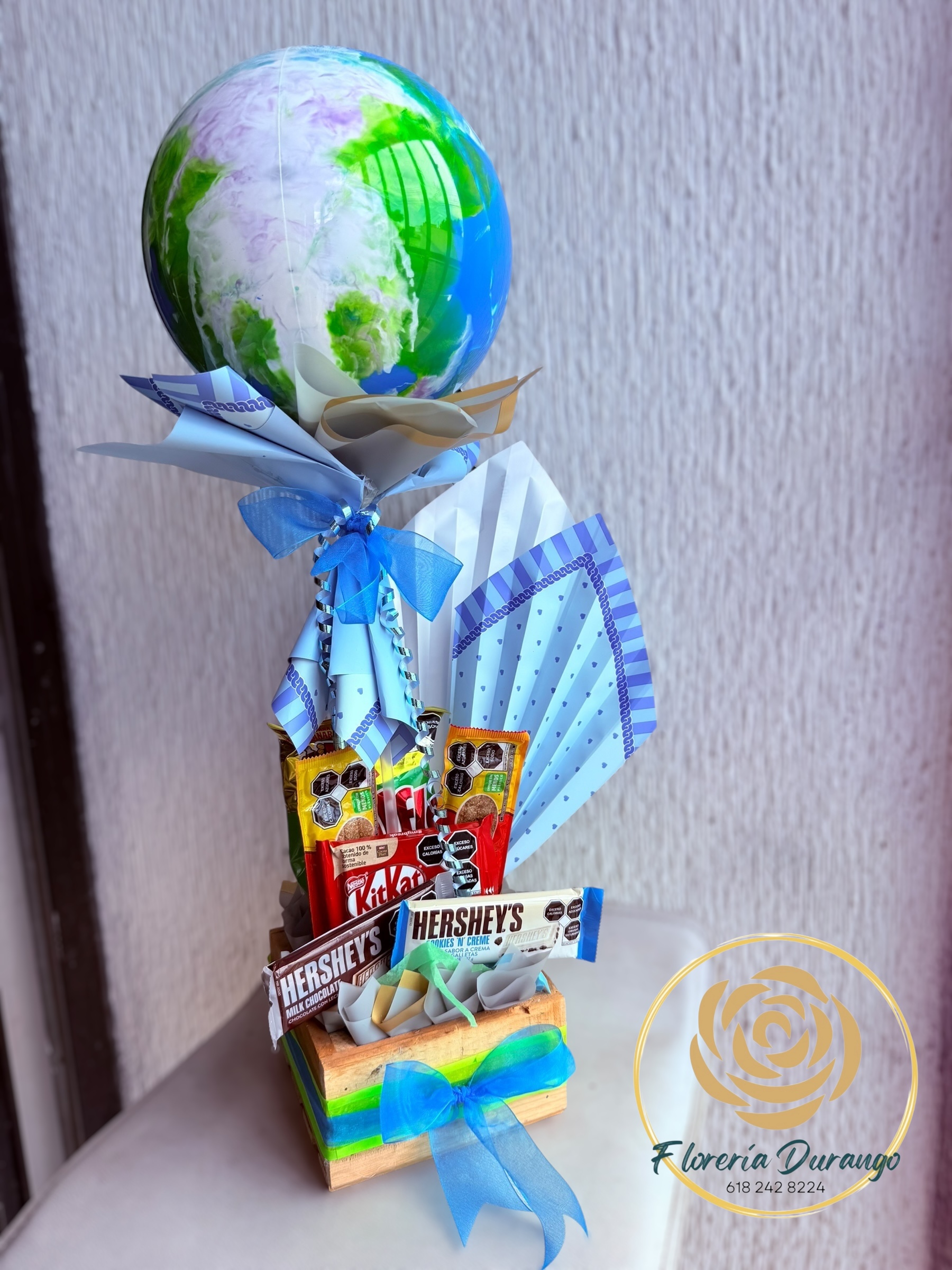 Arreglo de chocolates con globo