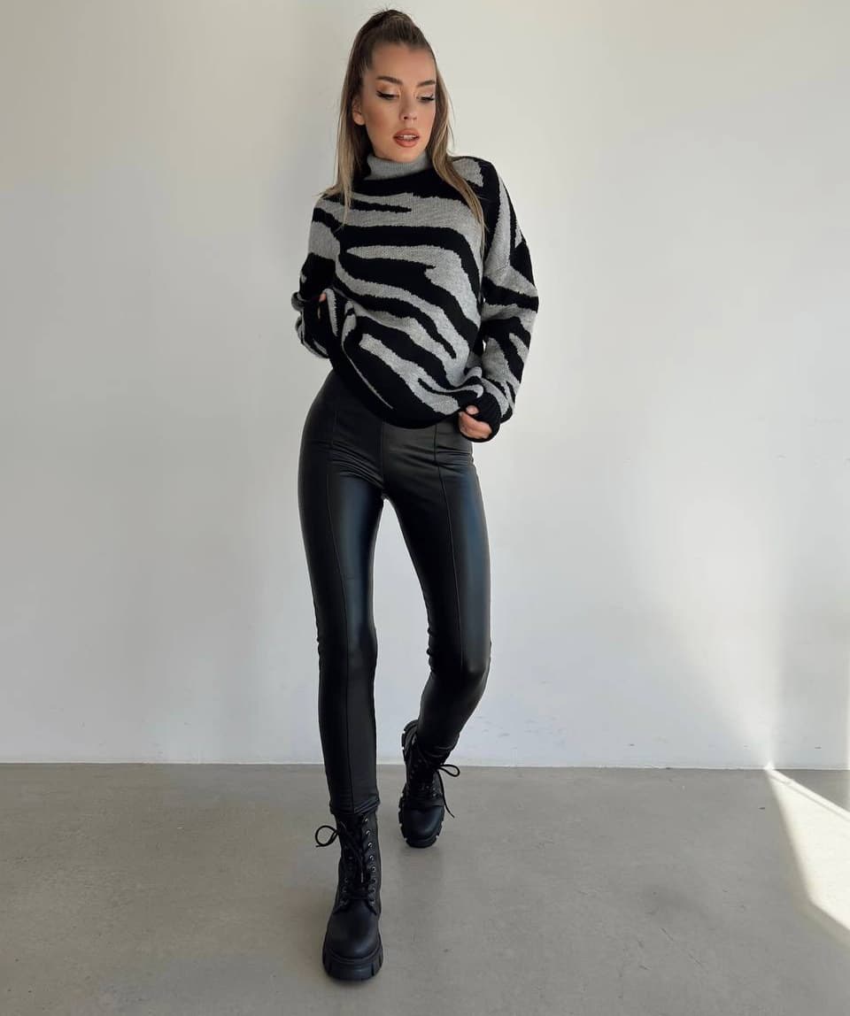 High-waisted faux leather leggings