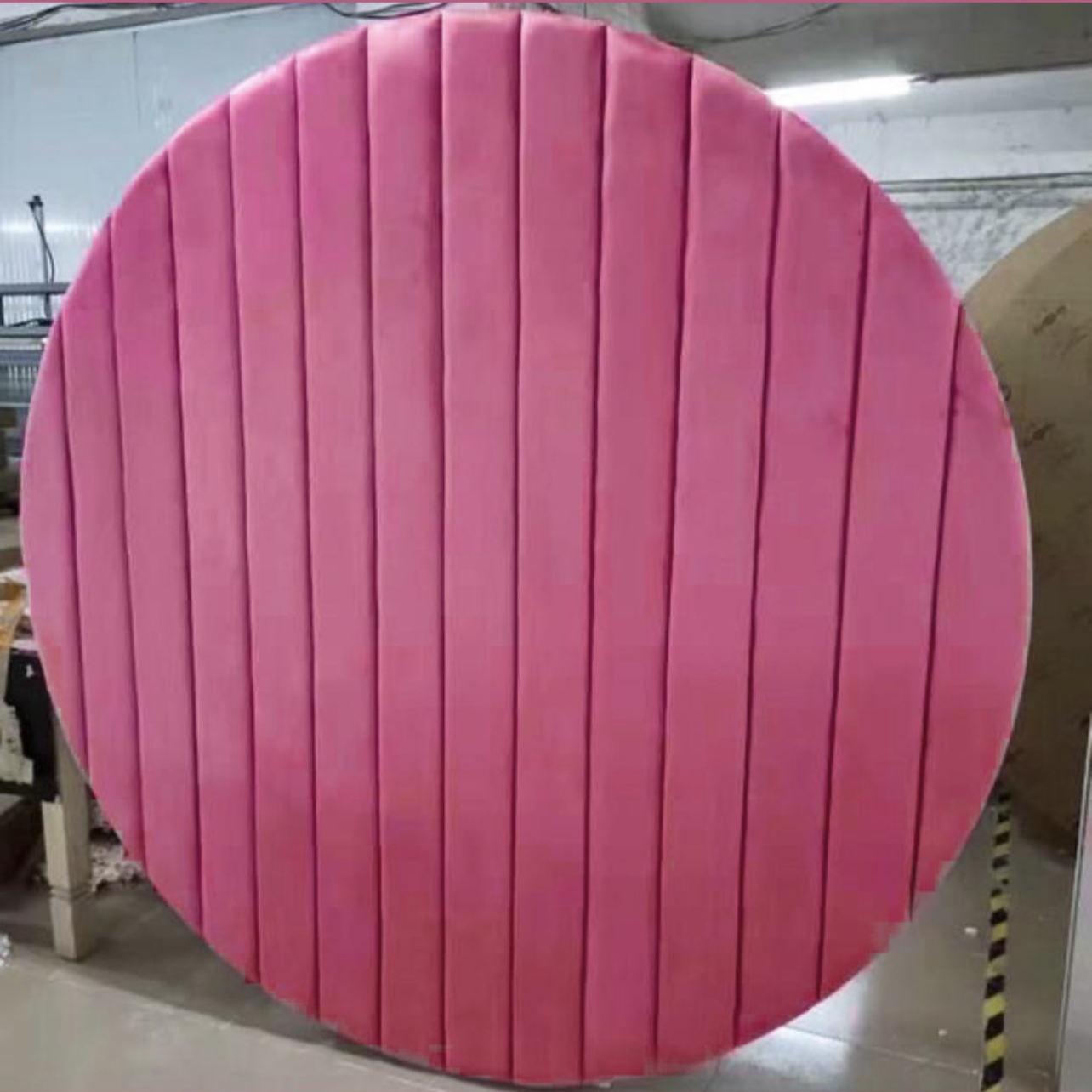 Luxe Tufted Velvet Circle Backdrop | 6.5'