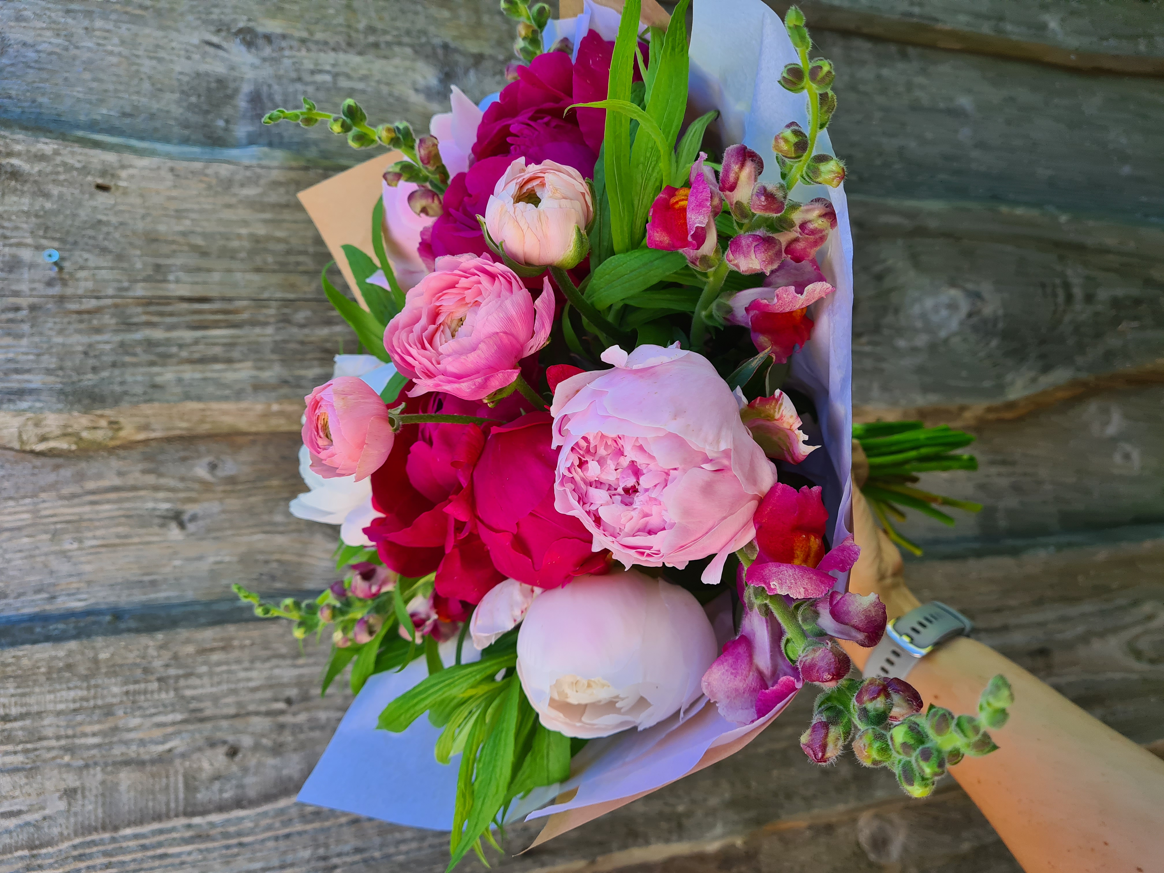 Sezoninių gėlių puokštė