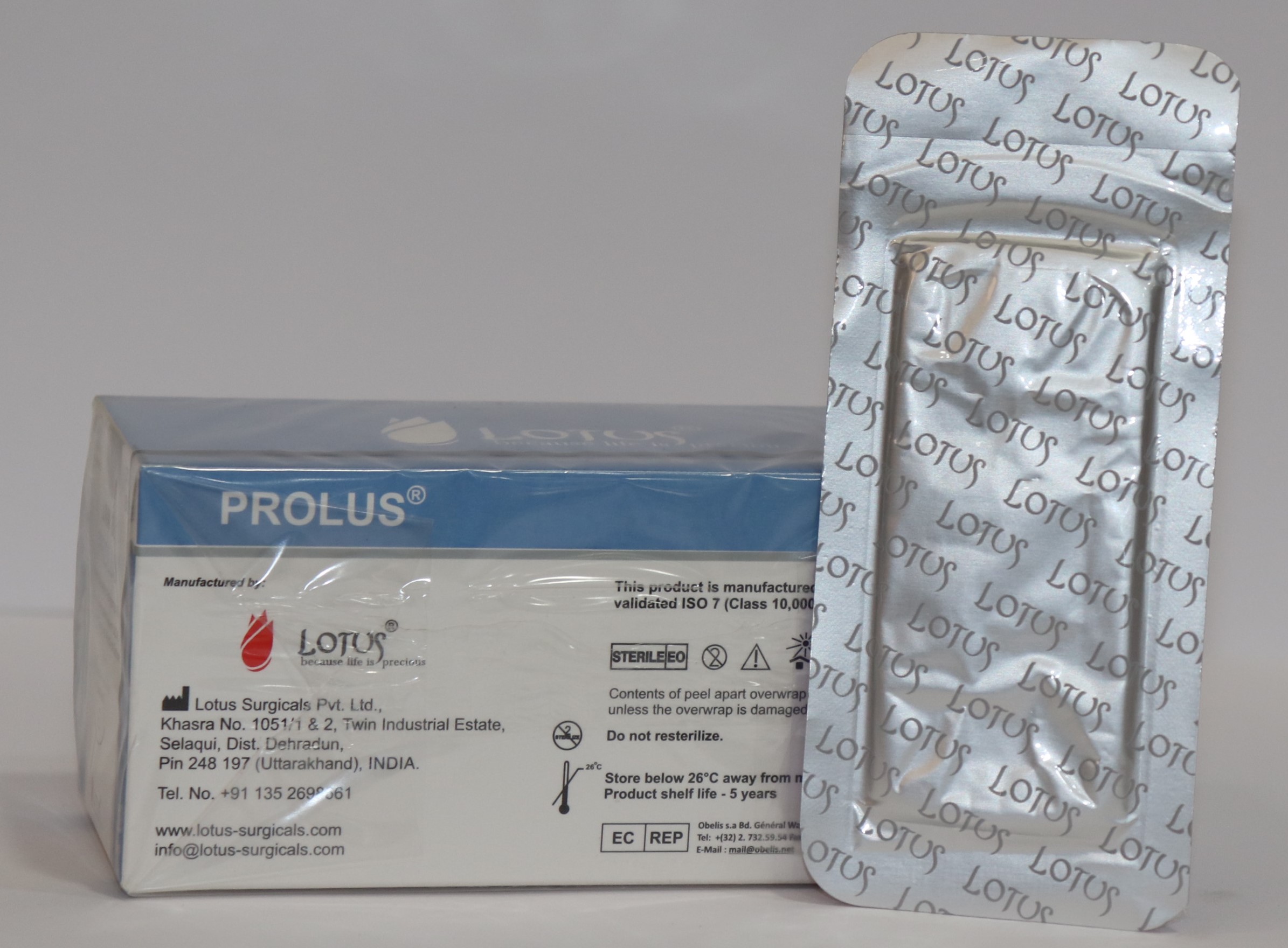 Suture box containing 10 sealed sutures