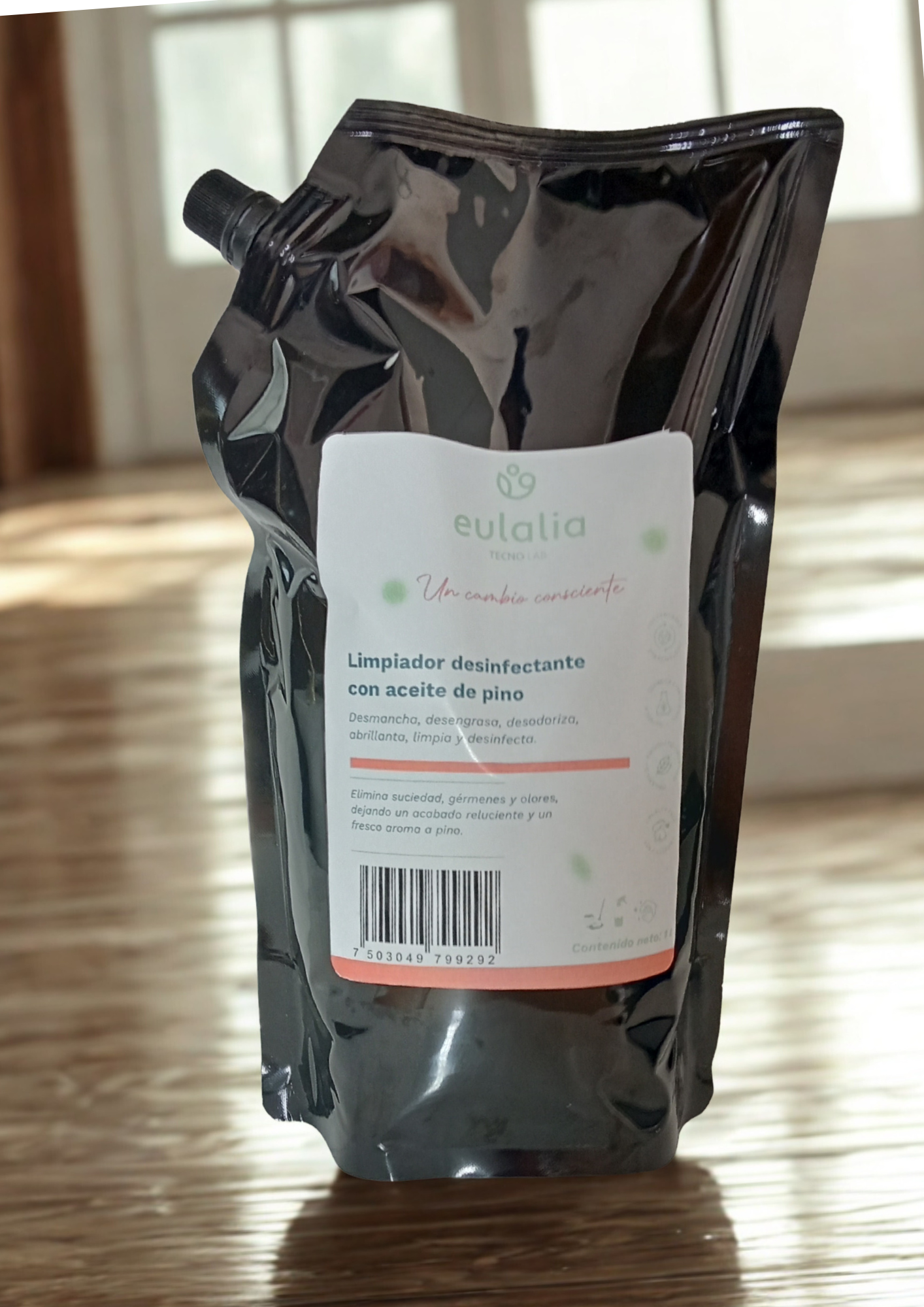 Limpiador desinfectante con aceite de pino