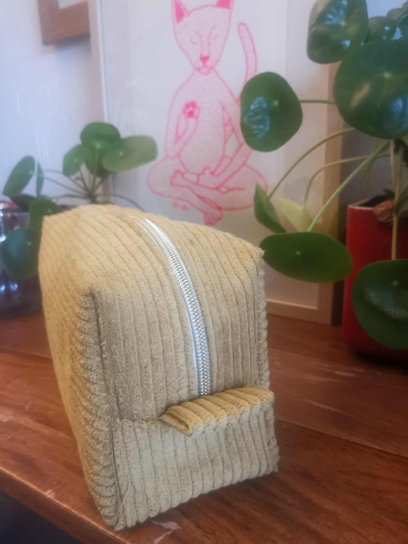 The Trousse de Toilette jaune