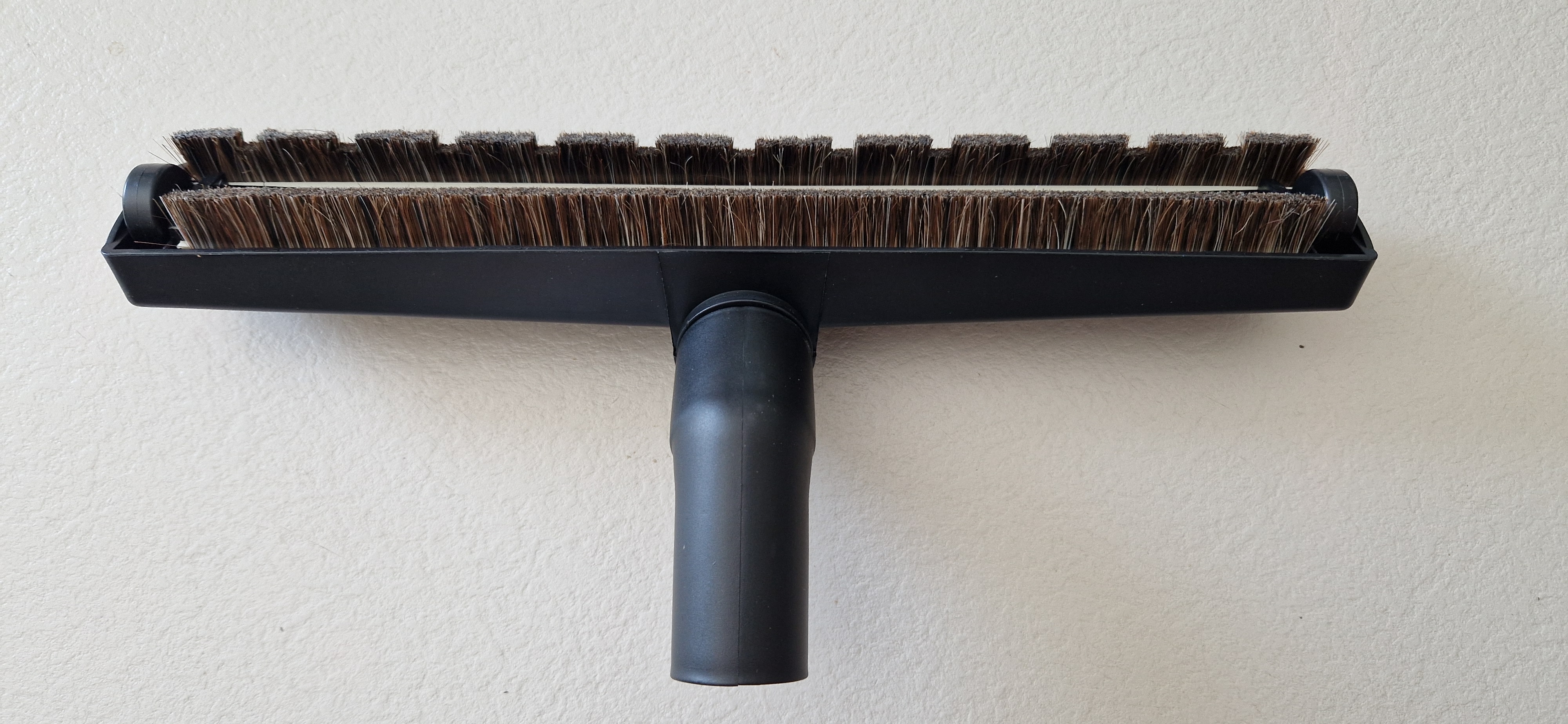 Brosse à plancher à crins doux avec roulettes - Noire - 36 cm