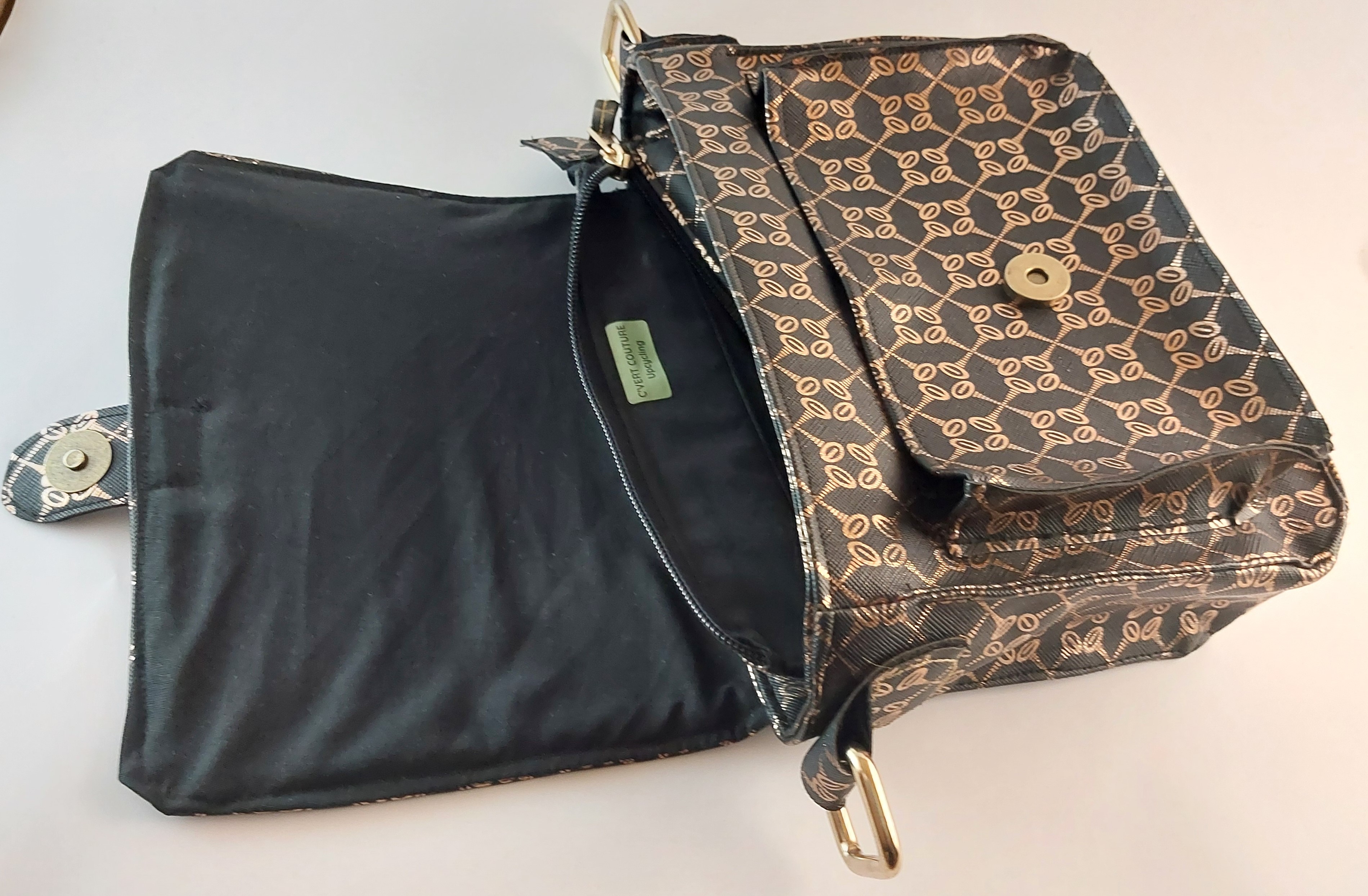 SAC A MAIN BLACK AND GOLD