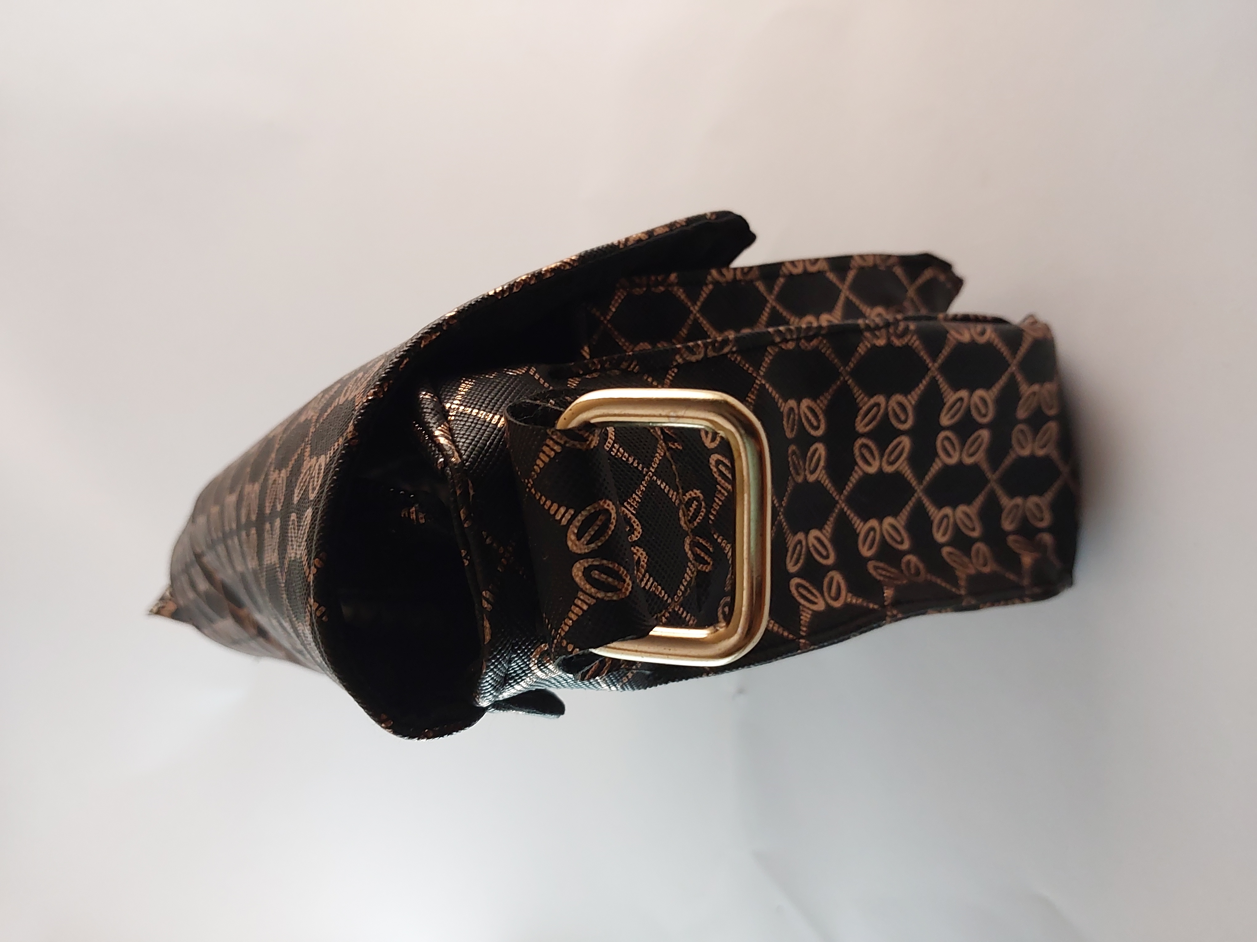 SAC A MAIN BLACK AND GOLD