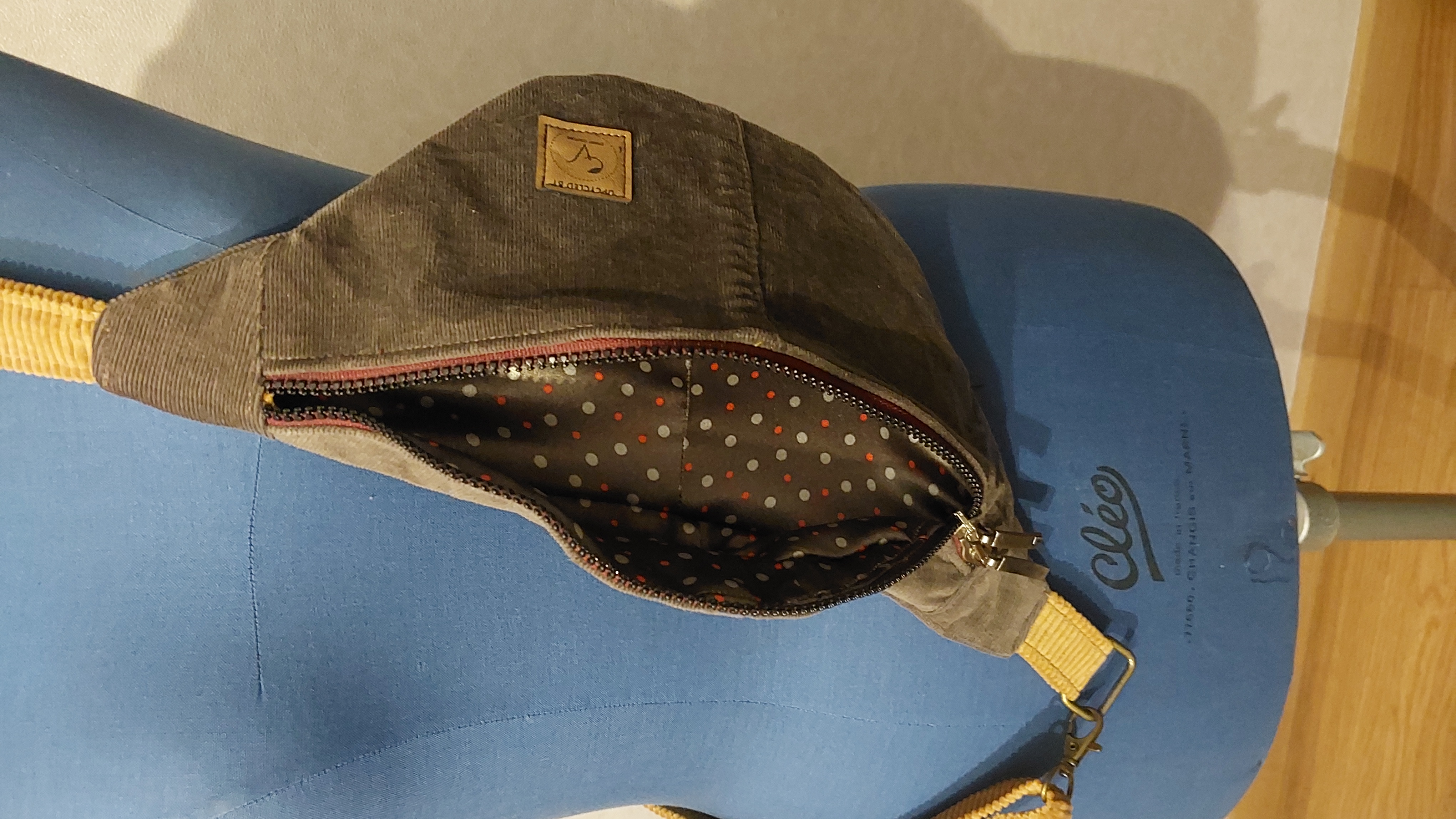 Sac banane velours beige