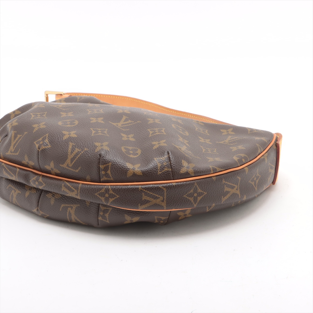 Louis Vuitton Croissant