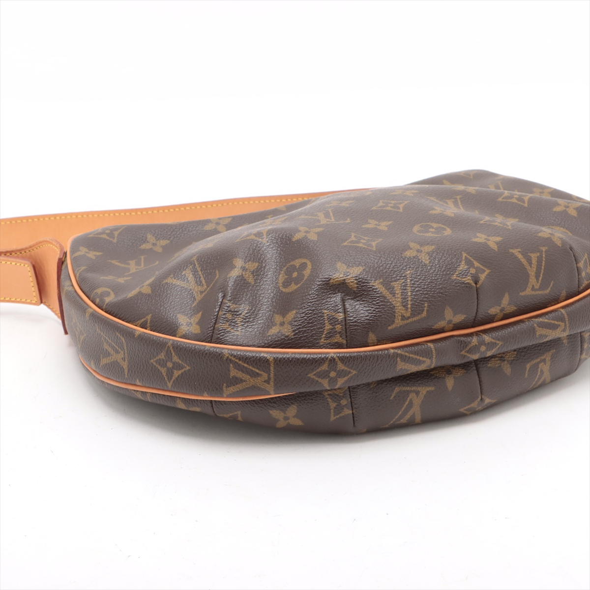 Louis Vuitton Croissant