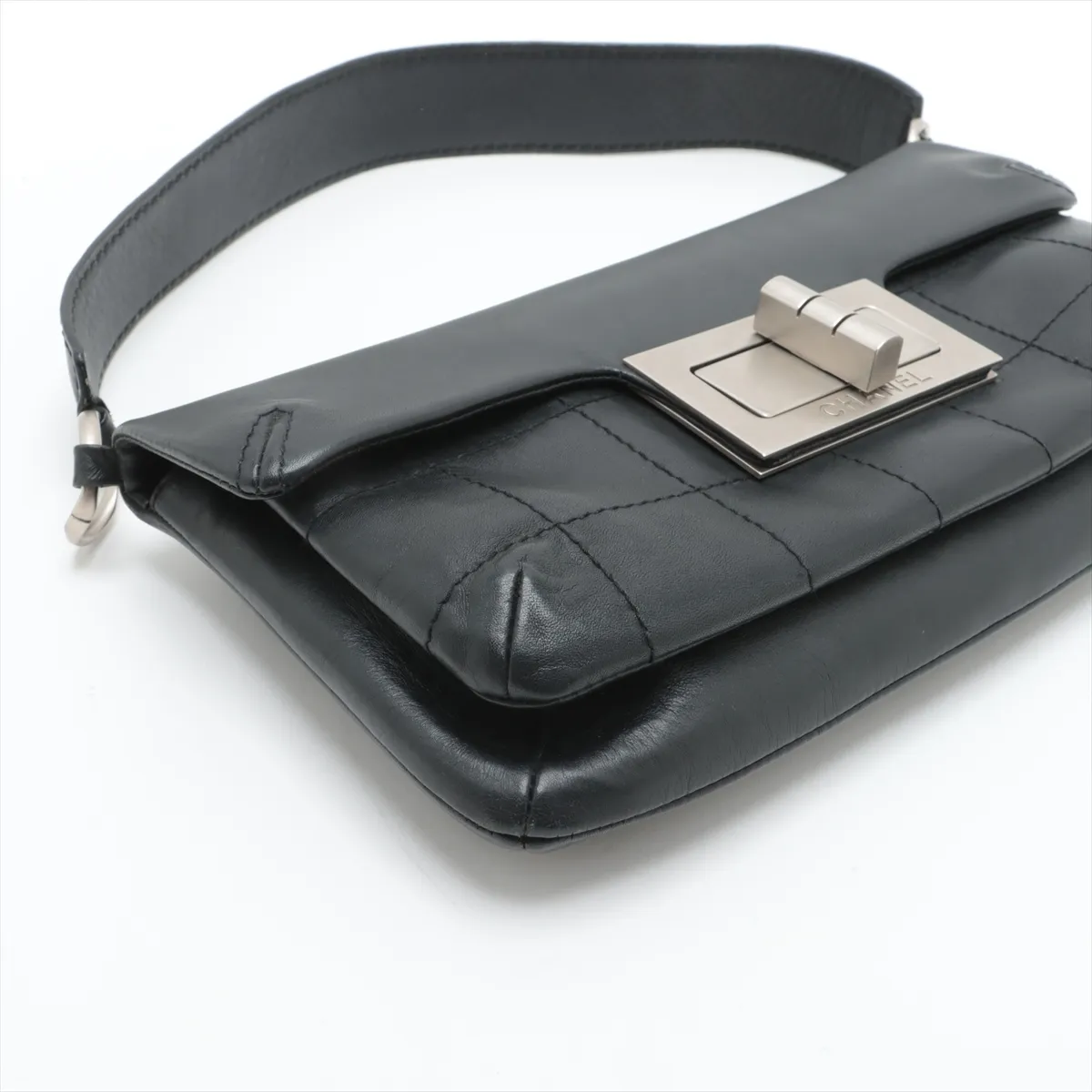 2000s Chanel Chocolate Bar East West Shoulder bag