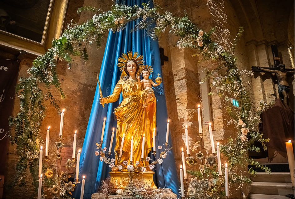 Statue de la Vierge Marie des Saintes-Maries-de-la-Mer