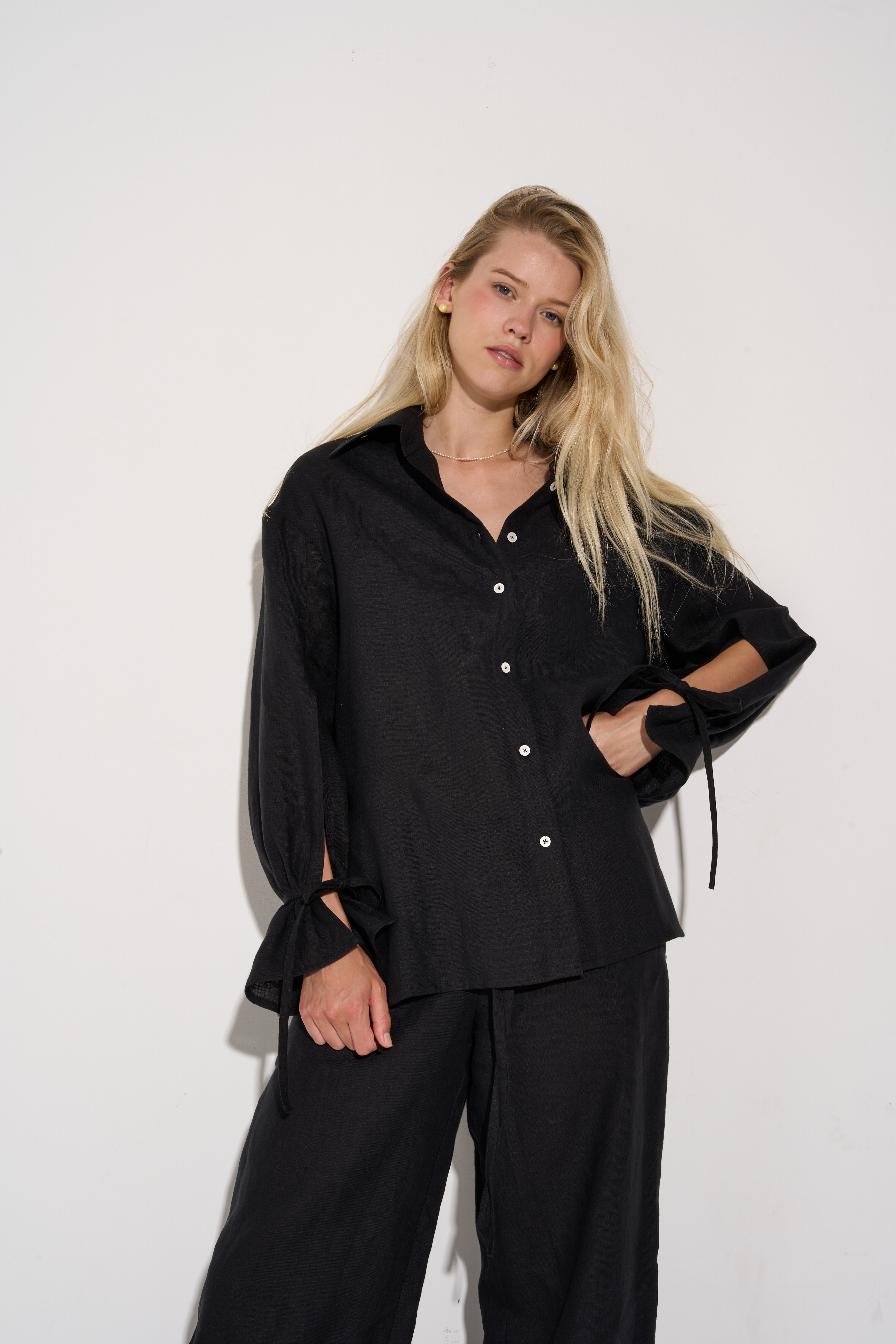 Linen shirt NOEMI black