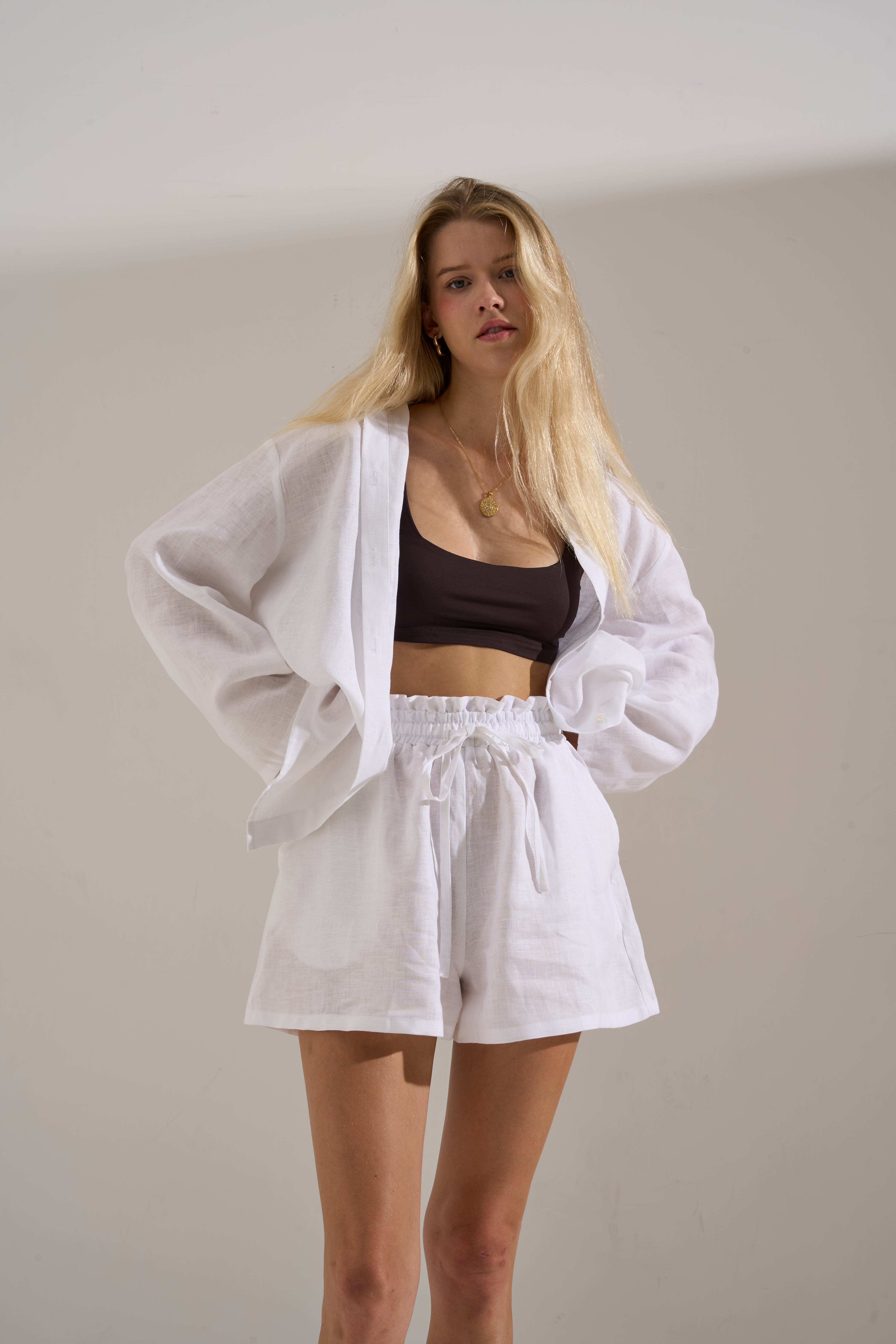 Linen shorts MAYA white