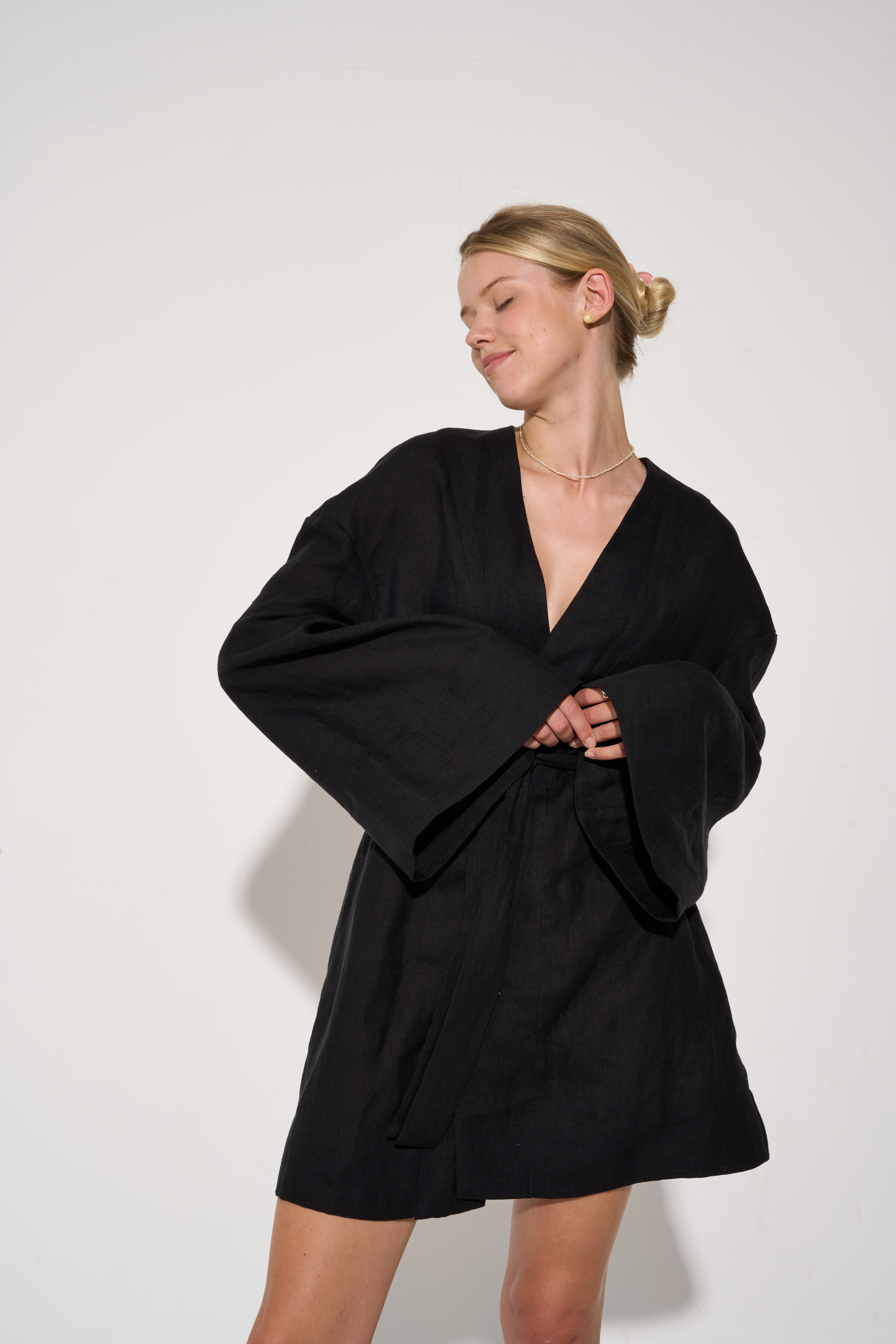 Linen mini kimono TUSCANY black