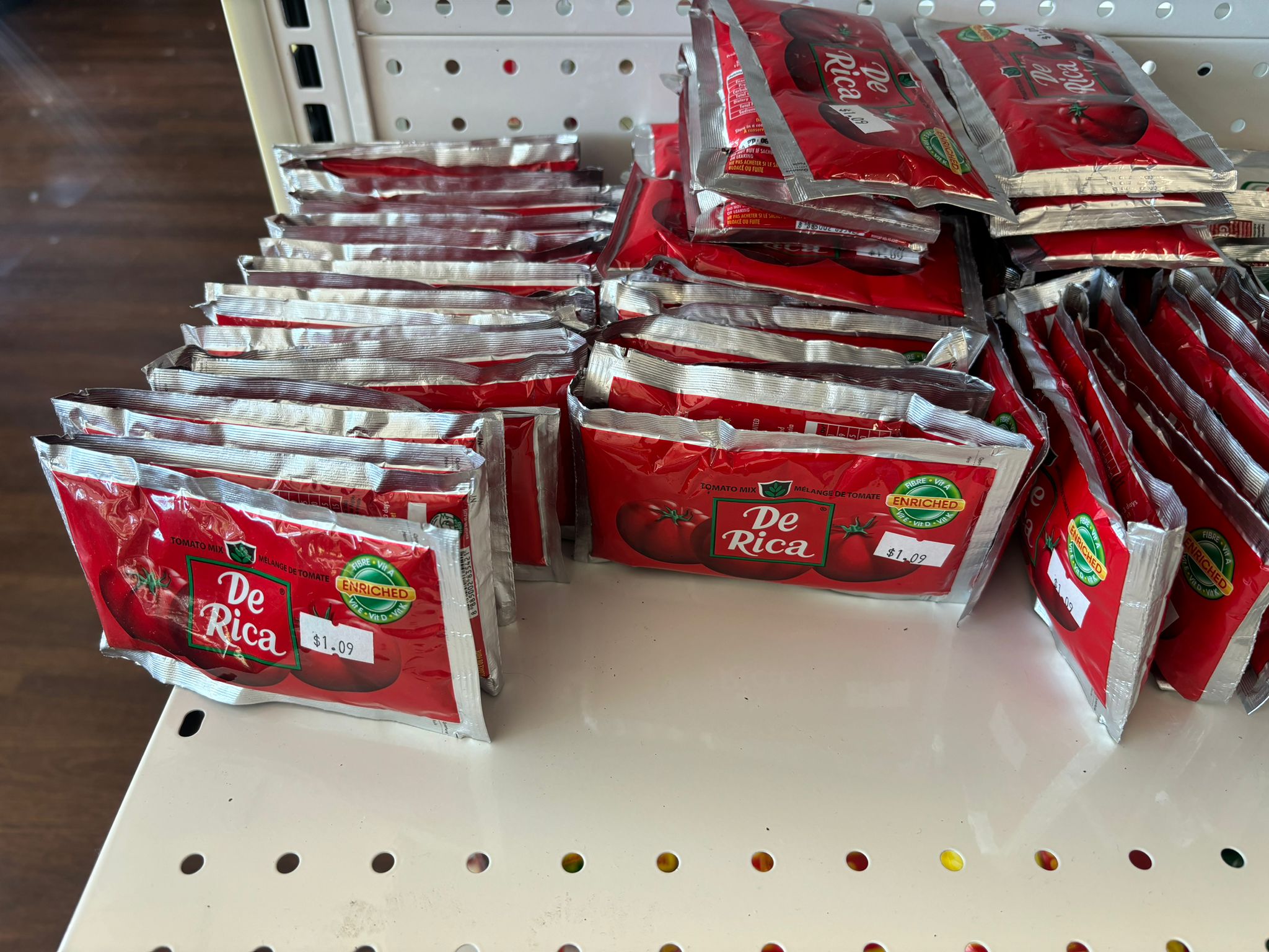 De Rica tomato paste