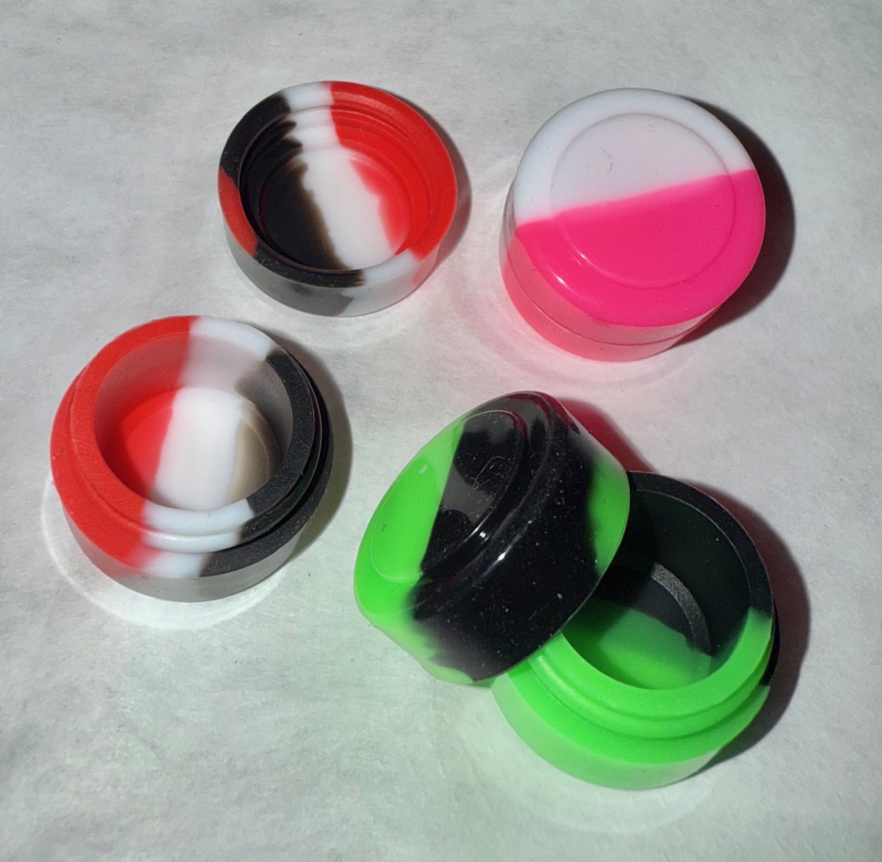 Silicone(no stick) THC Concentrate container/dab cap