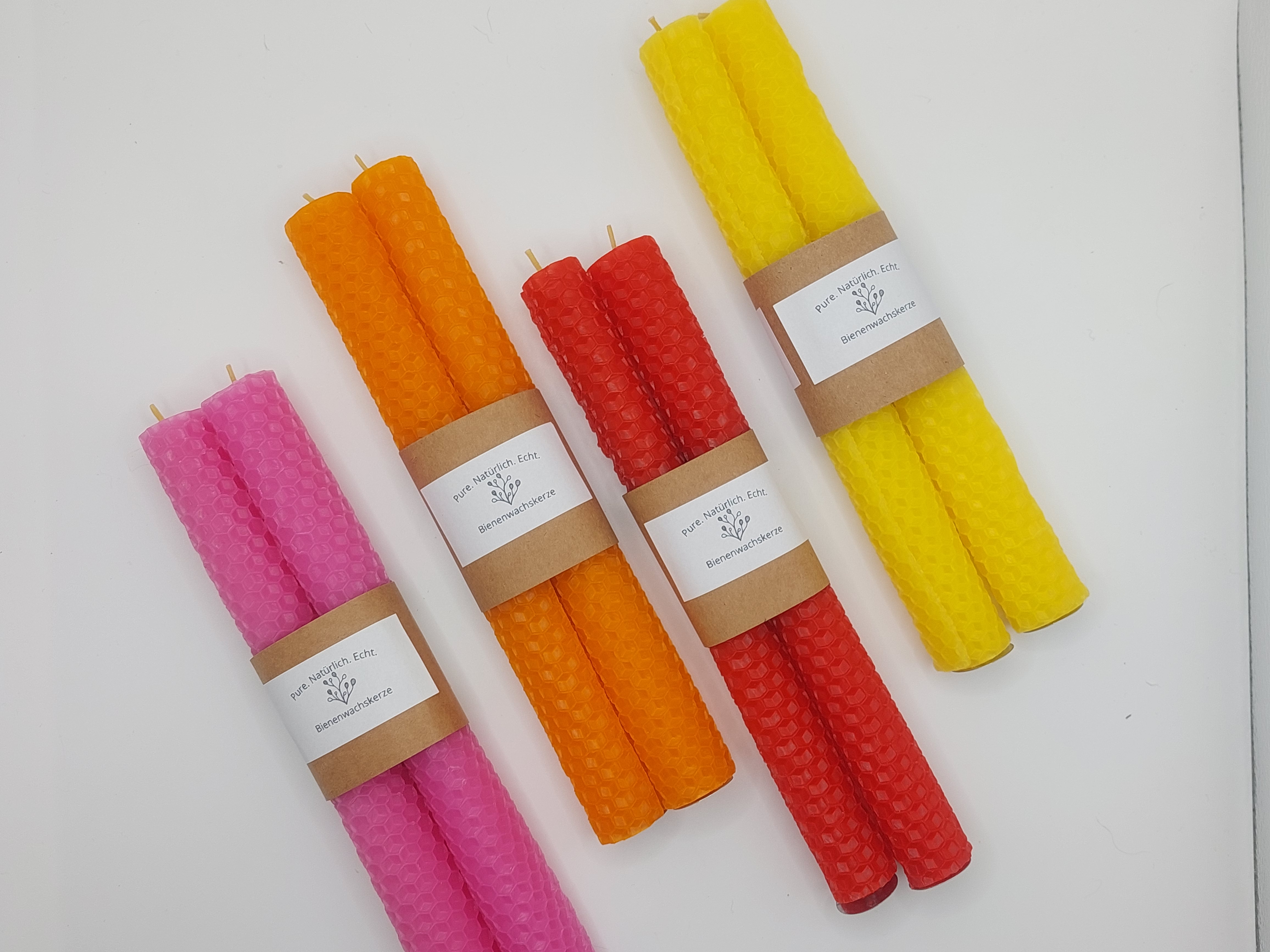  Bienenwachskerzen in fröhlichen Farben