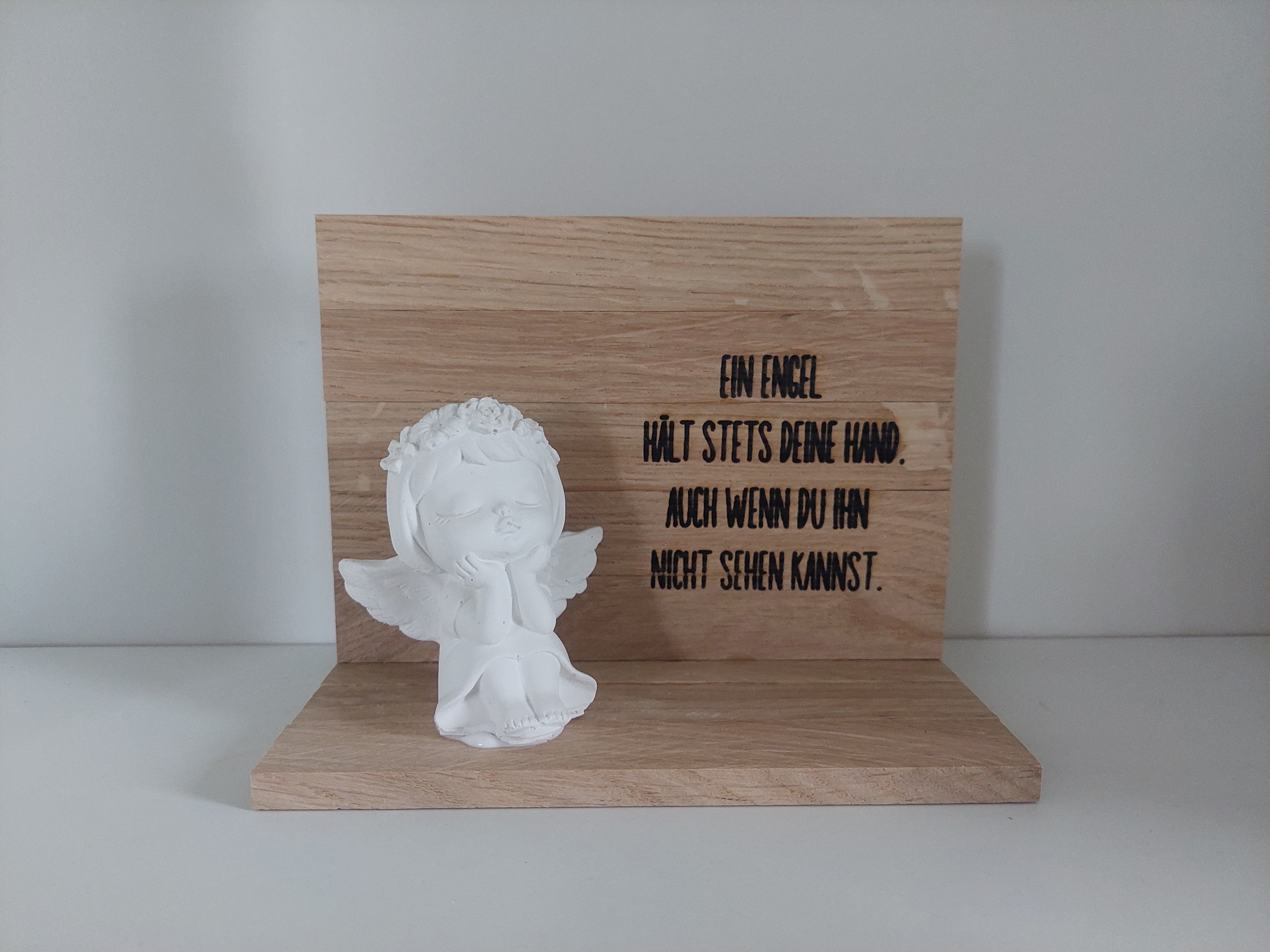 Engel auf Holz