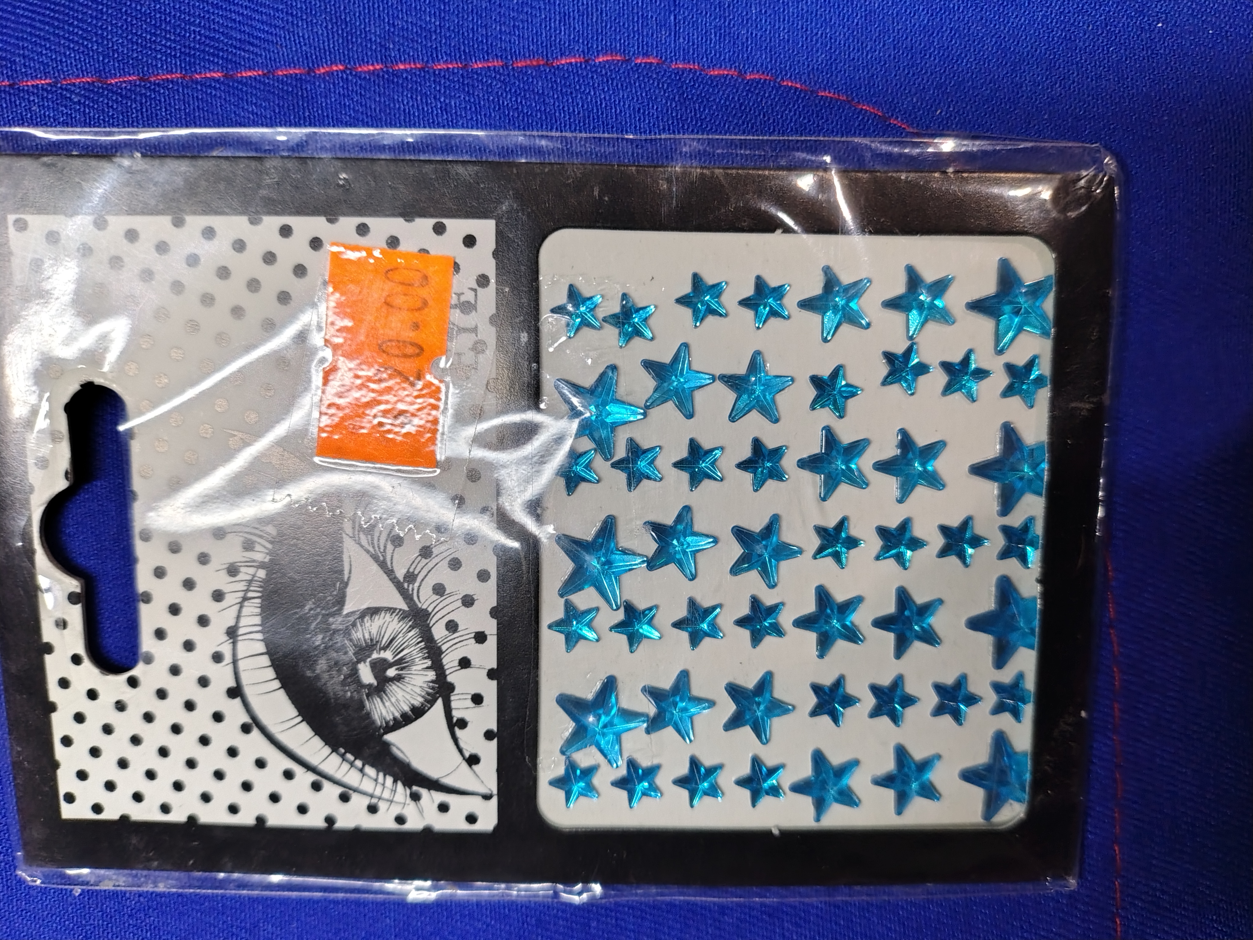 Adhesivos de estrellas y corazones