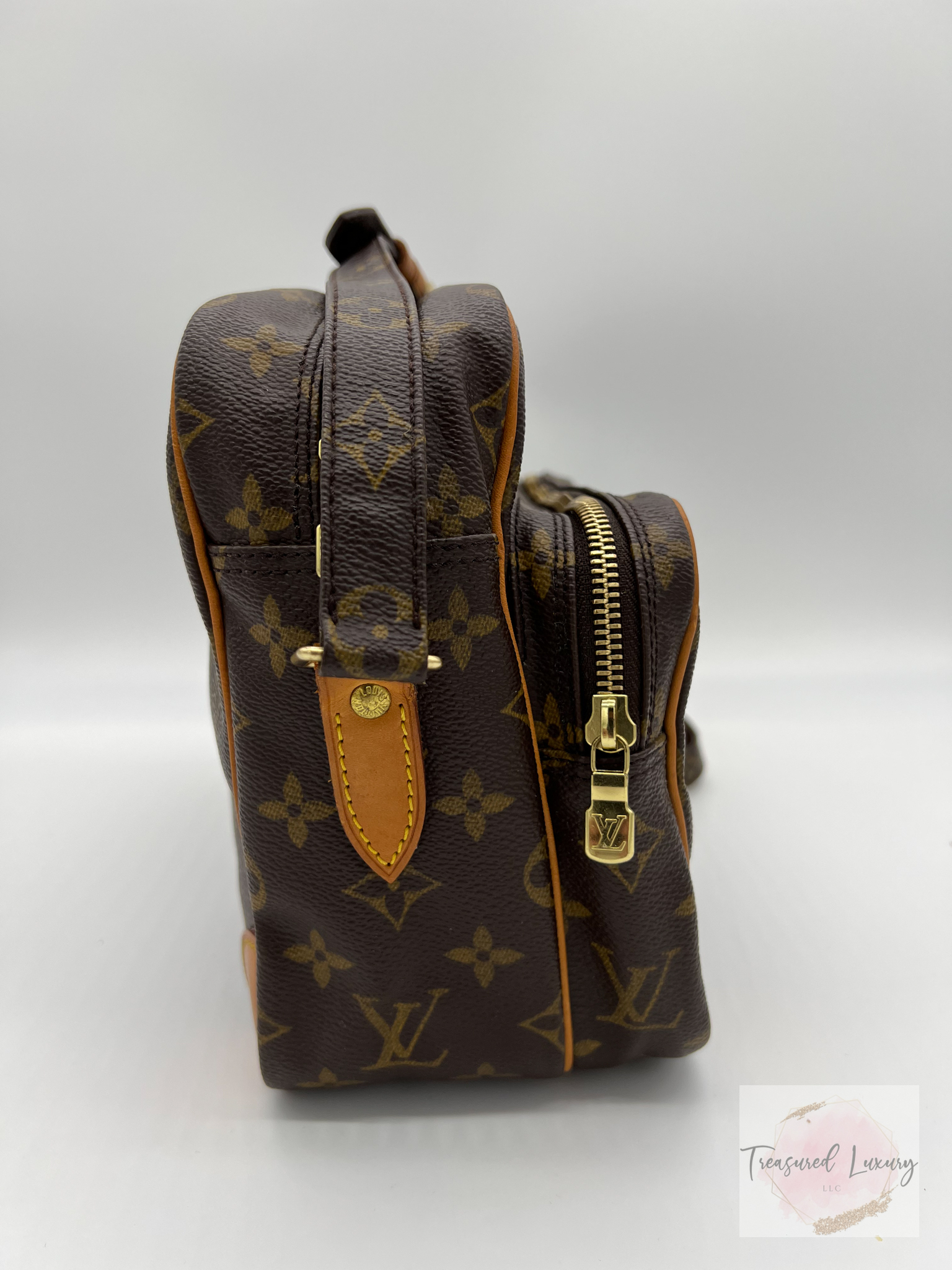 LOUIS VUITTON MONOGRAM NILE 28