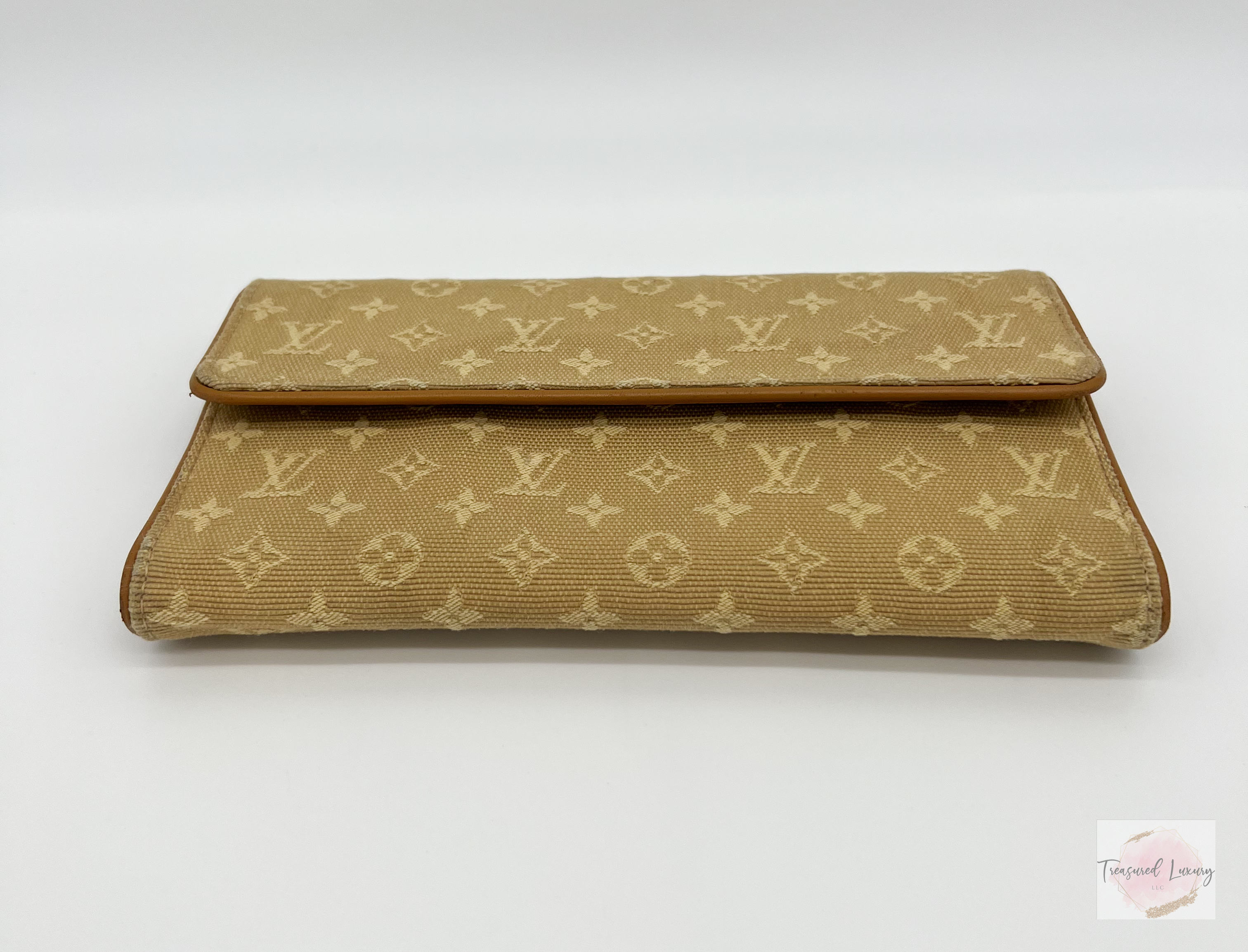 LOUIS VUITTON PORTE-TRESOR INTERNATIONAL WALLET, MONOGRAM MINI BEIGE