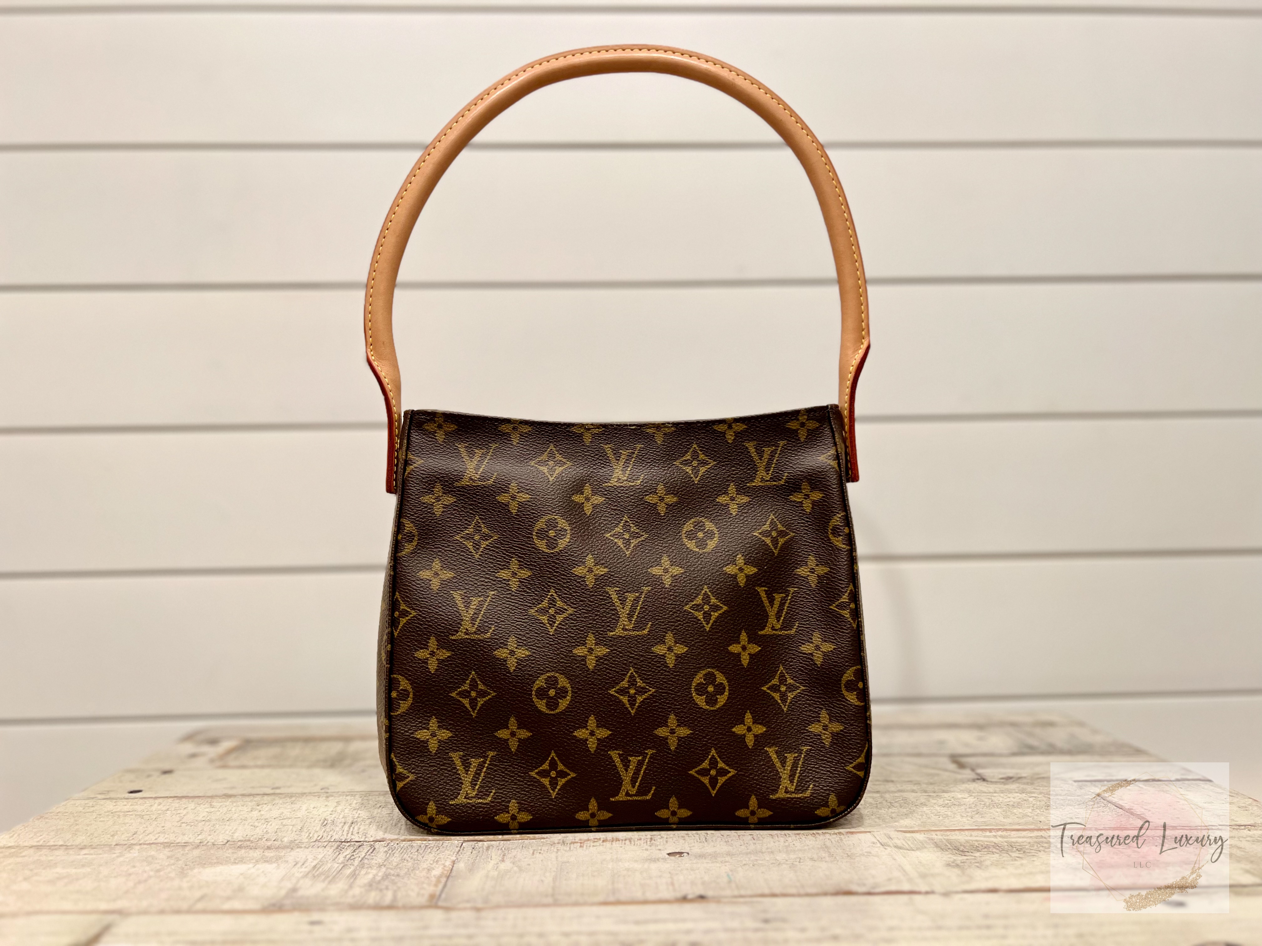 LOUIS VUITTON MONOGRAM LOOPING MM