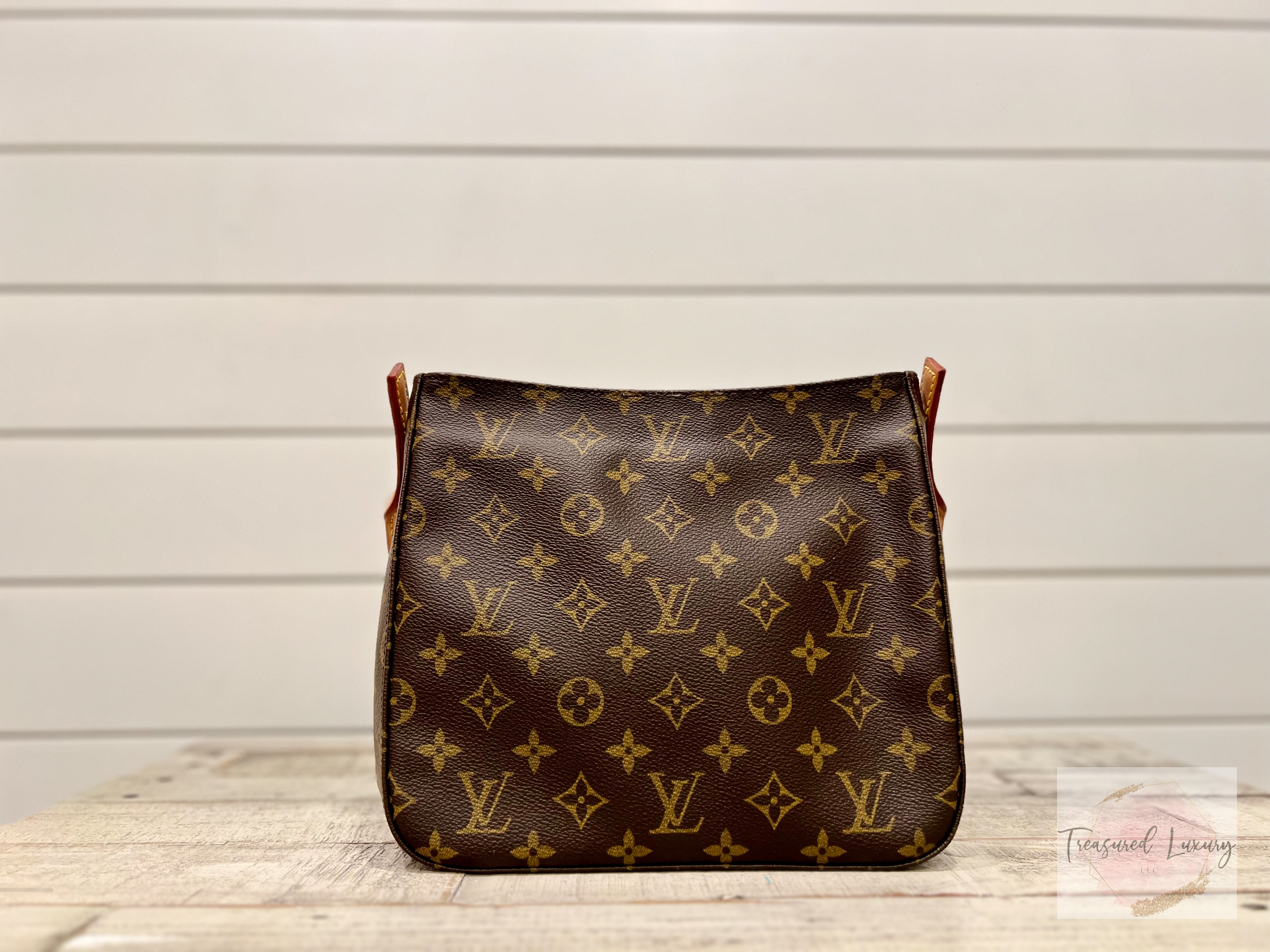 LOUIS VUITTON MONOGRAM LOOPING MM
