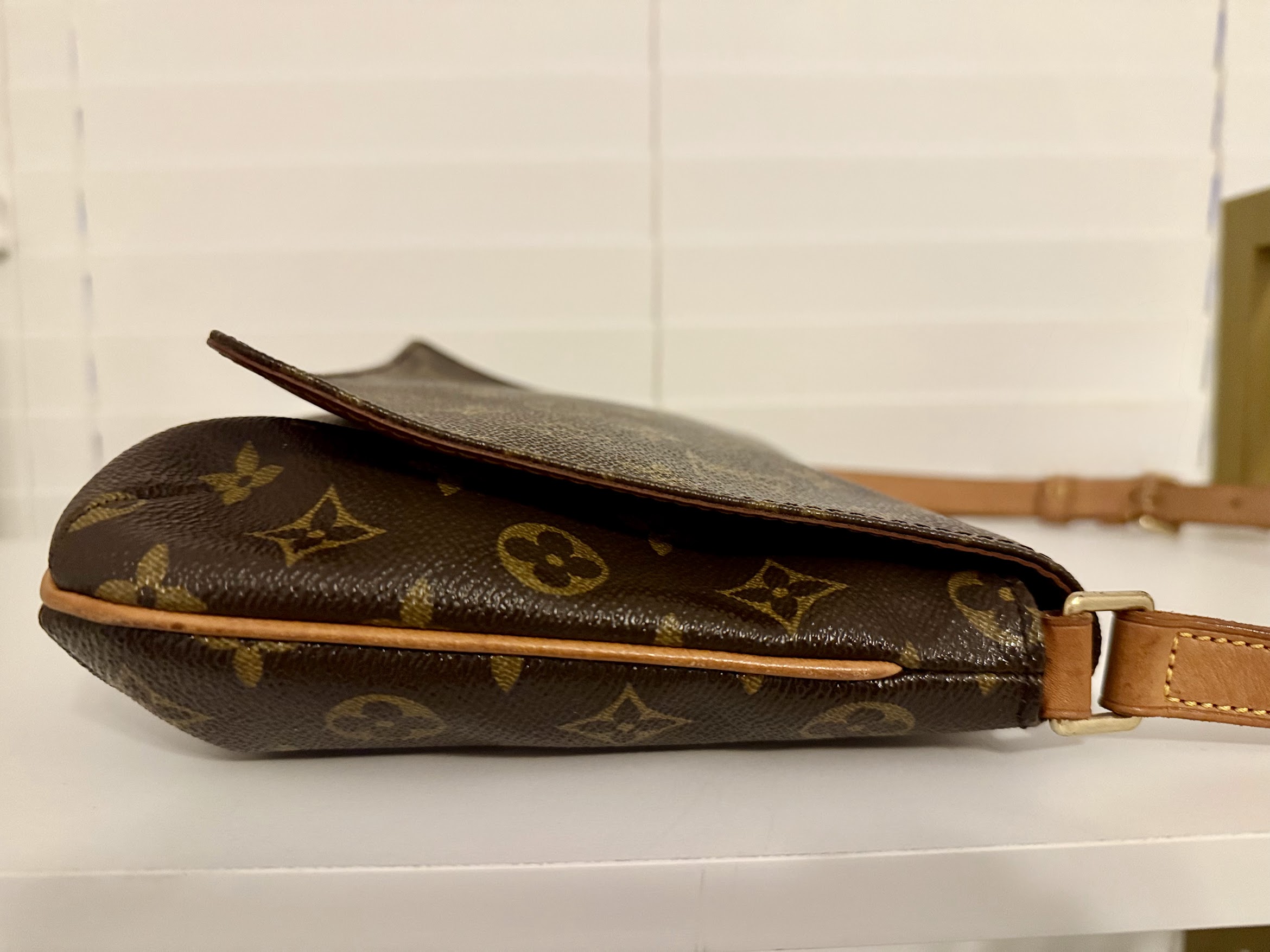 LOUIS VUITTON MONOGRAM MUSETTE TANGO (DATE CODE: SP 0061)