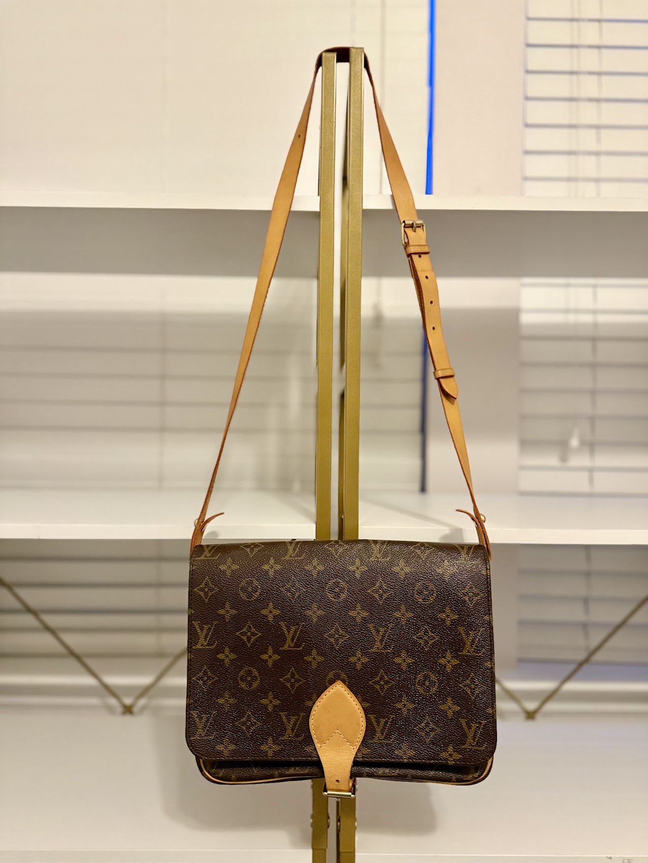 LOUIS VUITTON MONOGRAM CARTOUCHIERE GM (DATE CODE: 831)