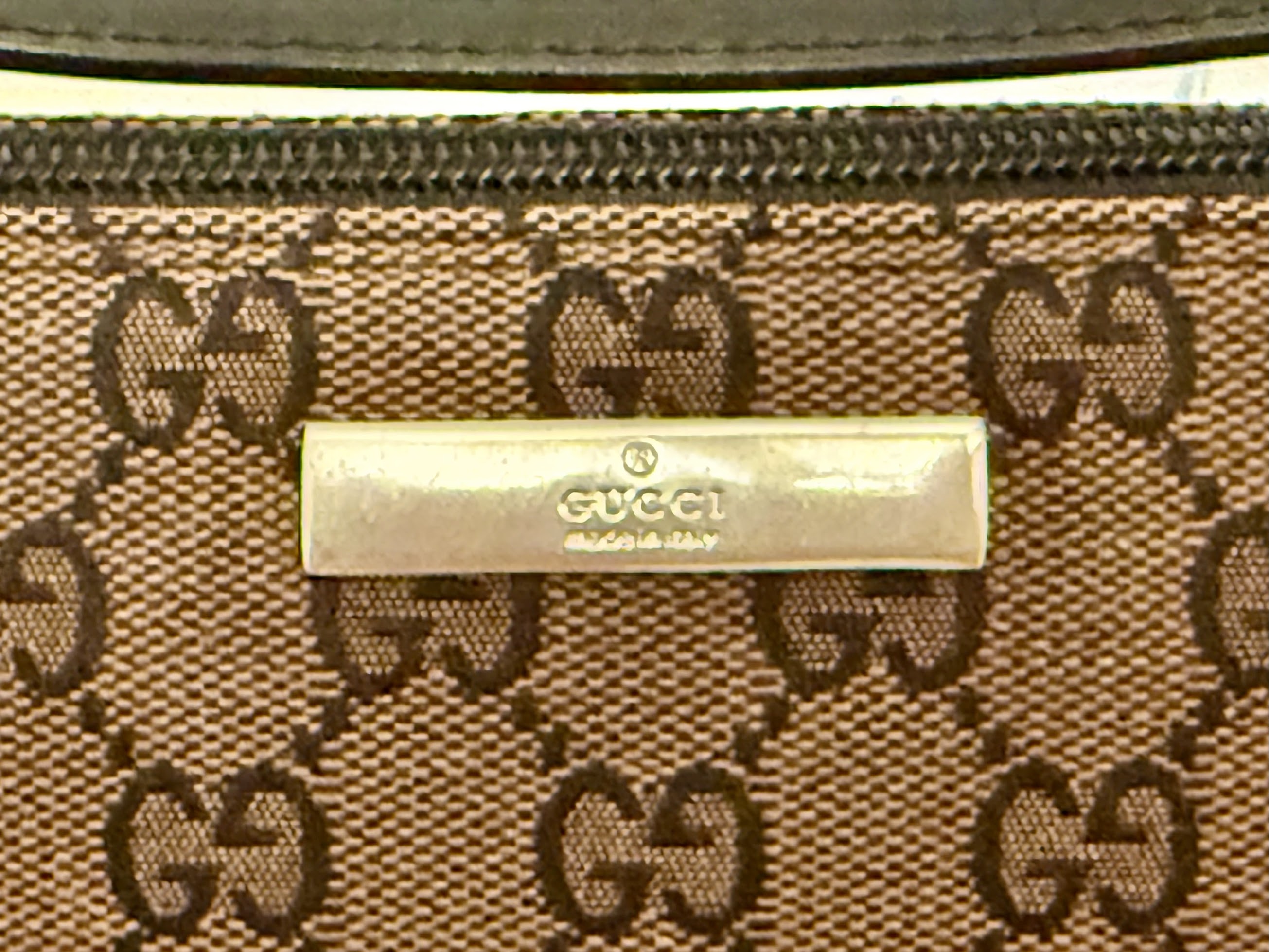 GUCCI GG MONOGRAM BOAT POCHETTE