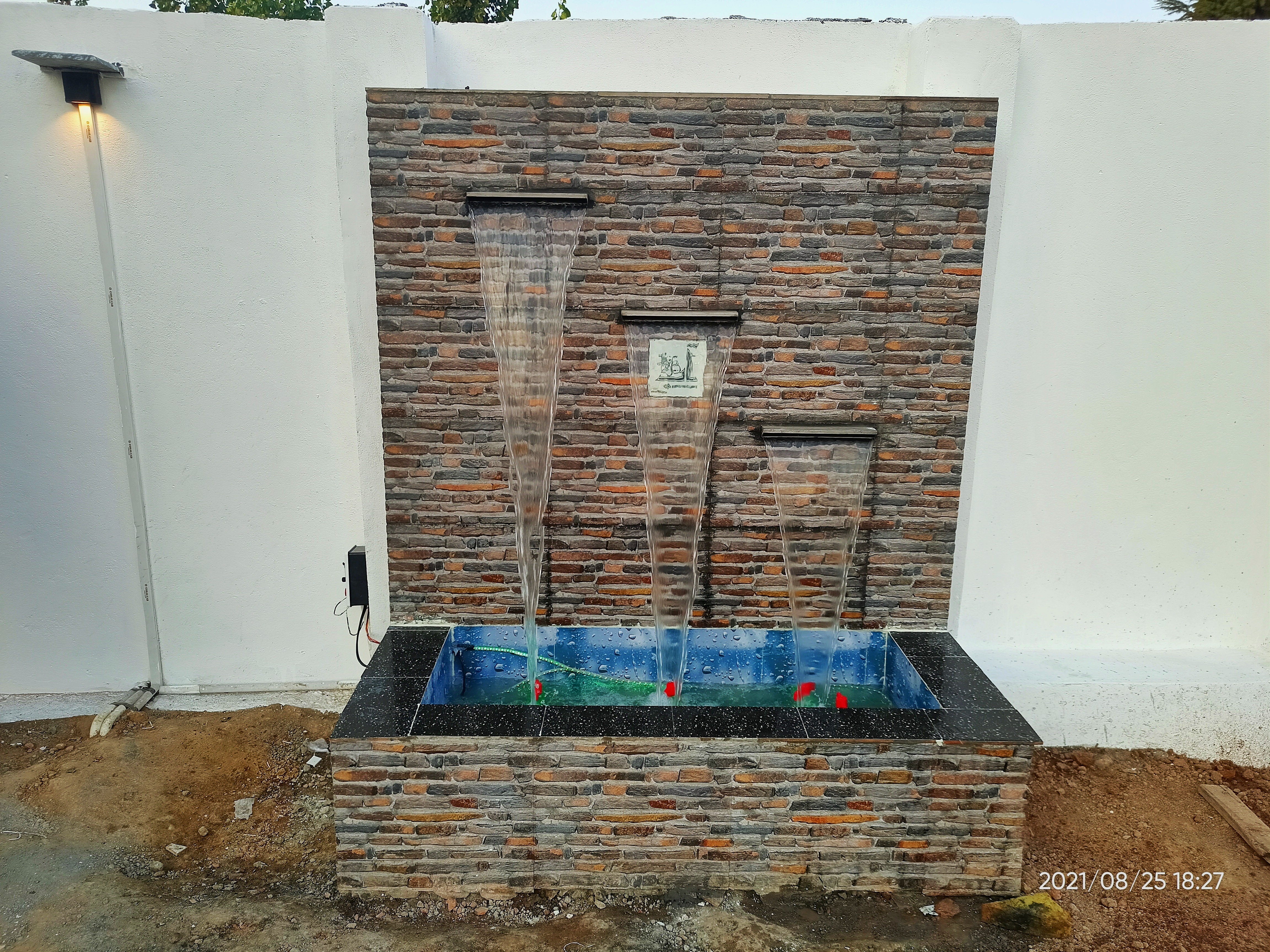 1 feet Spillway Waterfeature