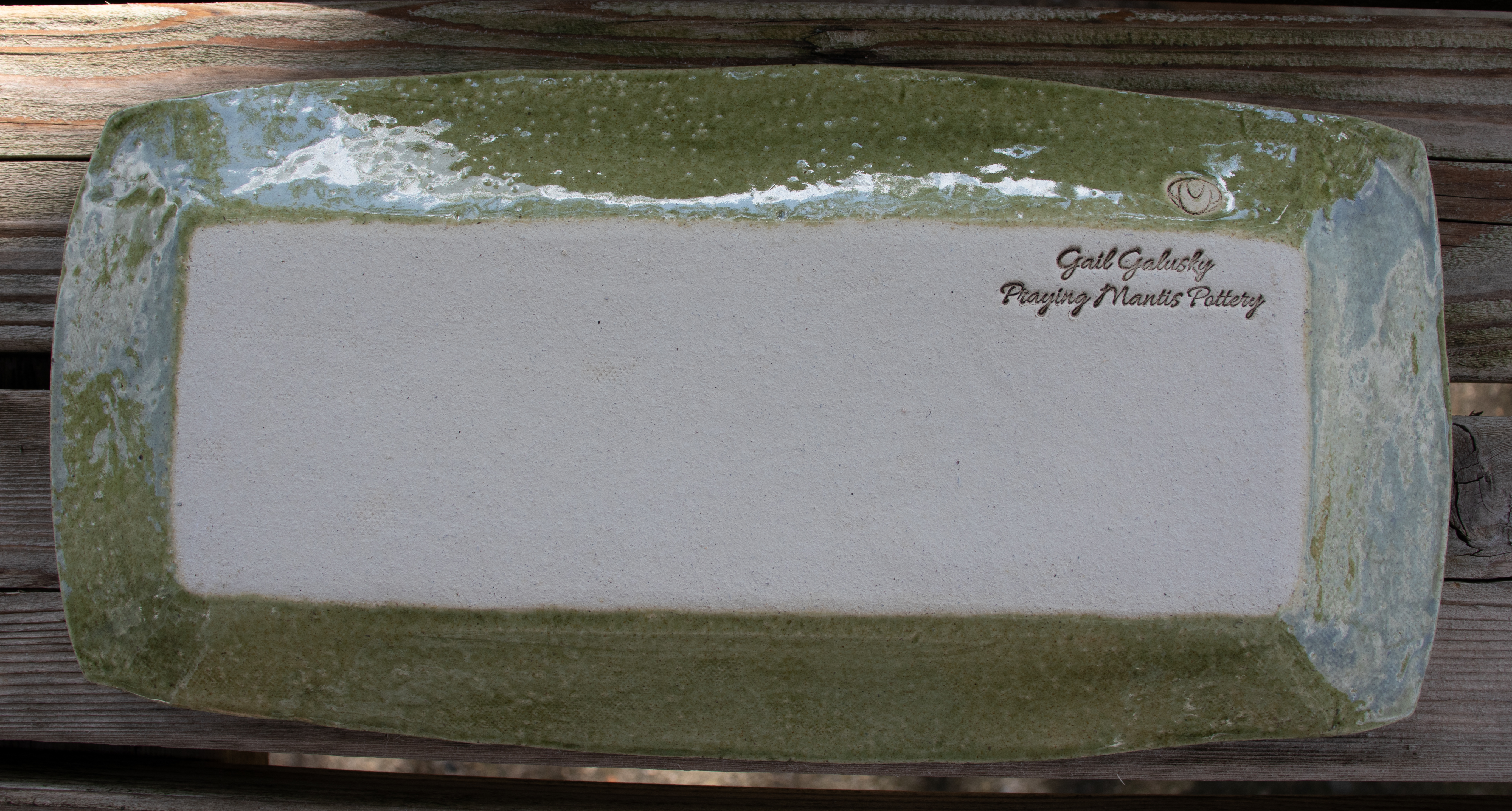 Pair of Trays with Leaf Ribbon Texture Design