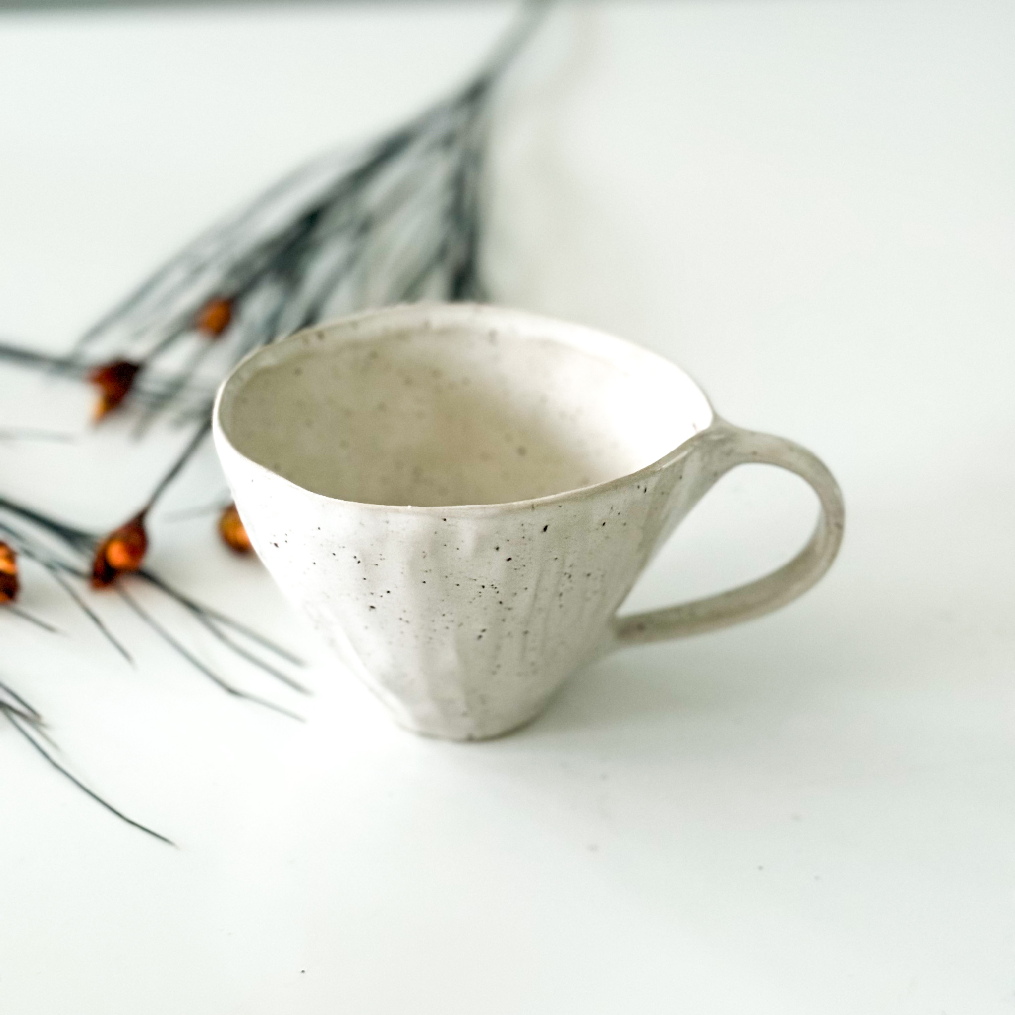 Keraminis puodelis "LIGHT"