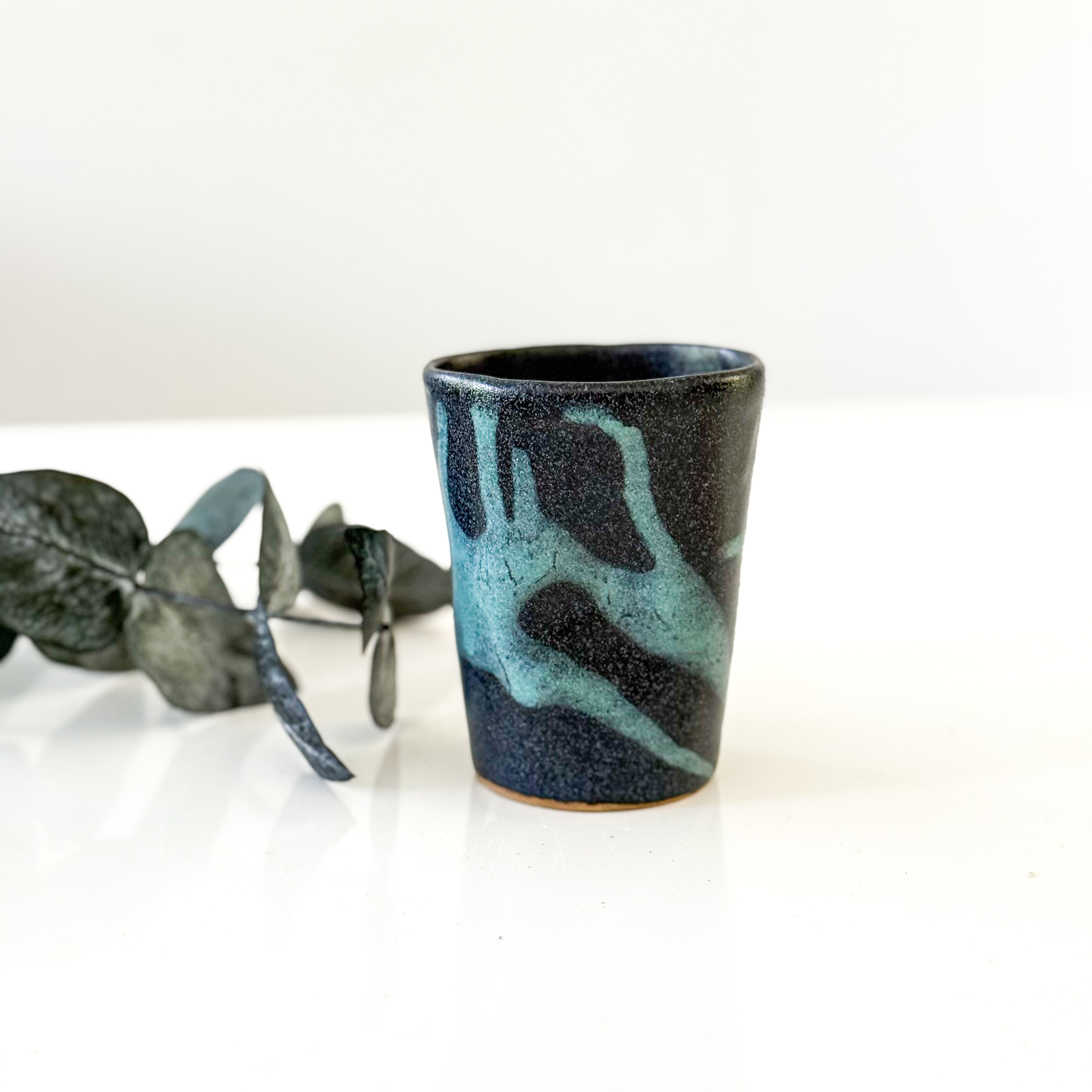 Keraminis puodelis "BLACK AND BLUE"