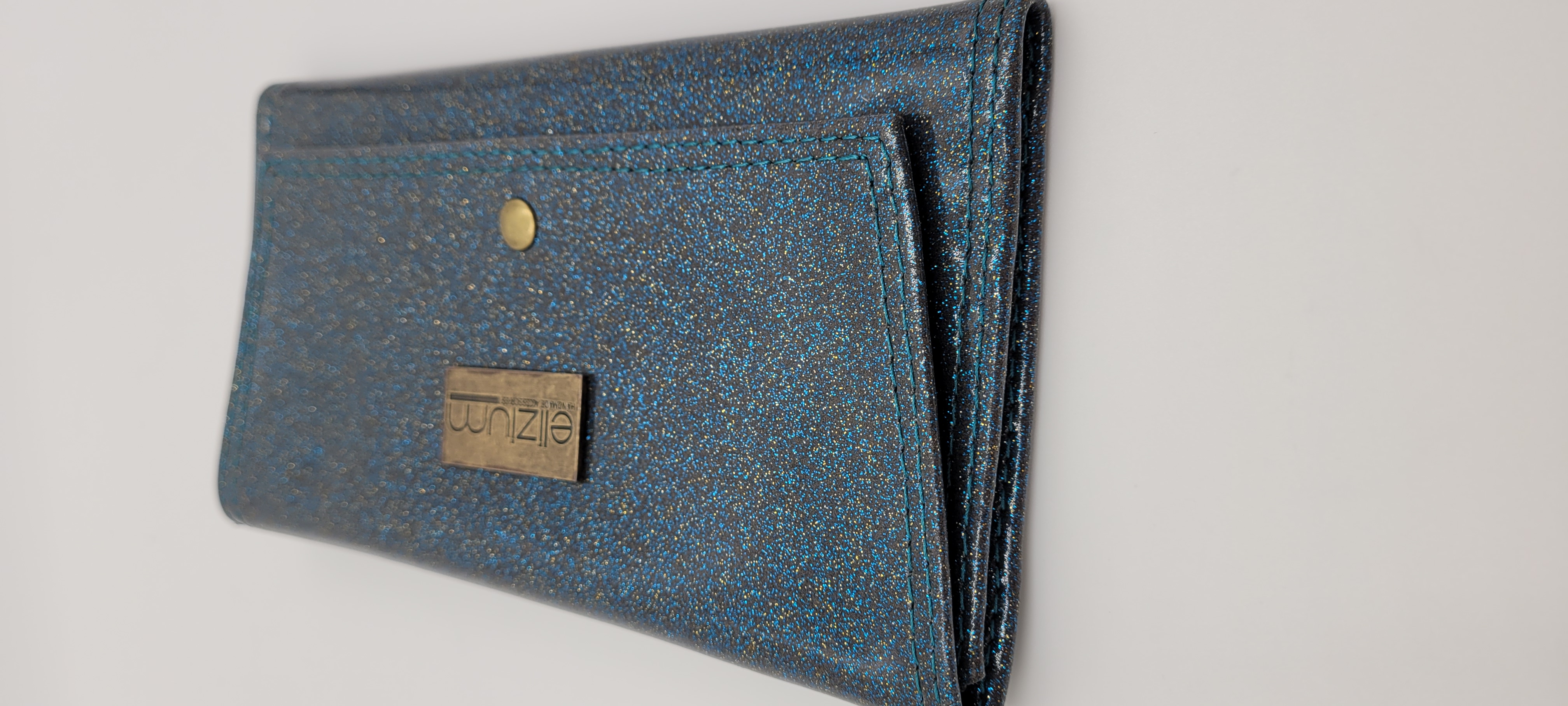 Large Women's Trifold Wallet, 12 Credit Card Slots, Slim Design, Glitter Vinyl