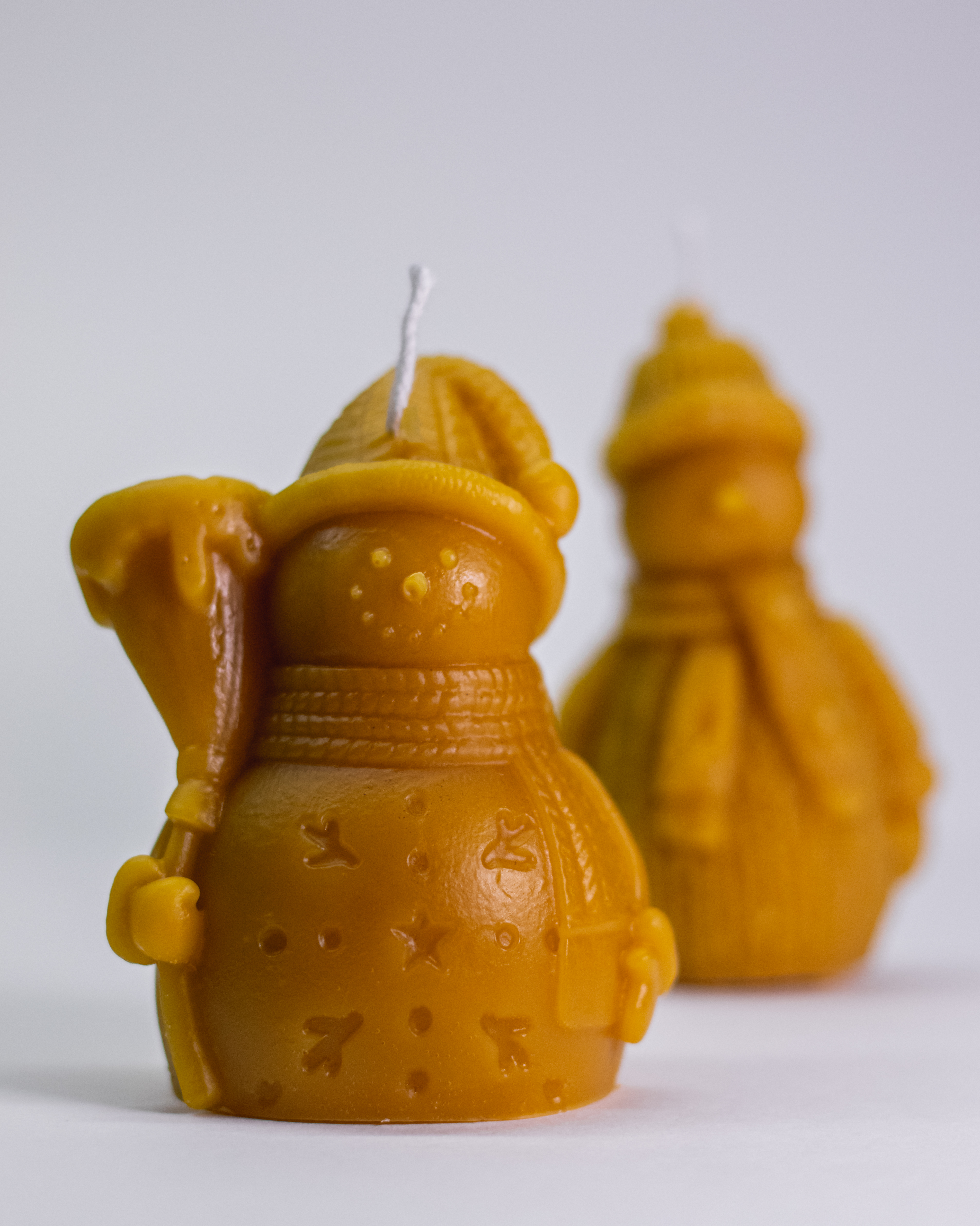 Bičių vaško žvakė Besmegenis