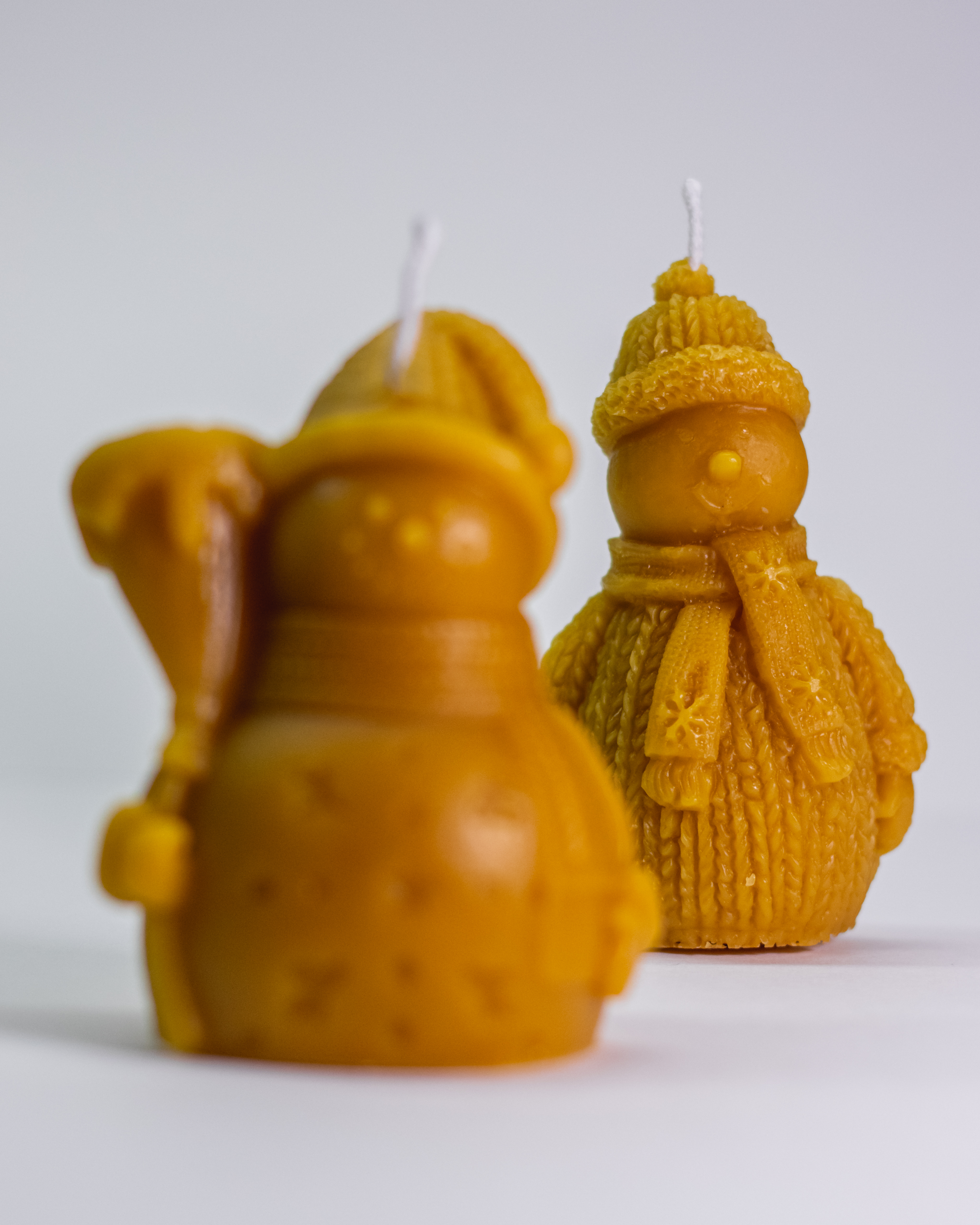 Bičių vaško žvakė Besmegenis