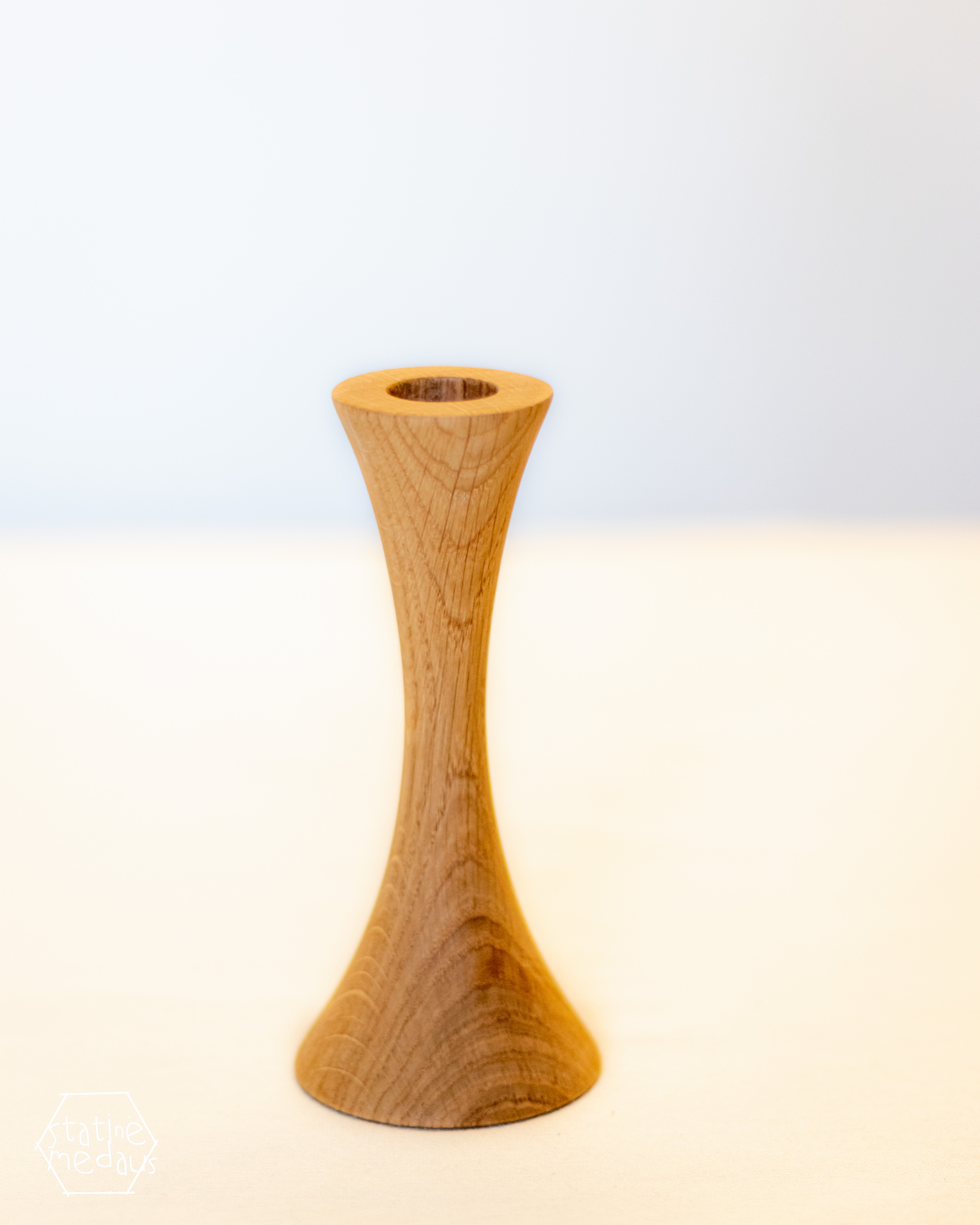 Ąžuolinė žvakidė klasikinėm žvakėm 1vnt.