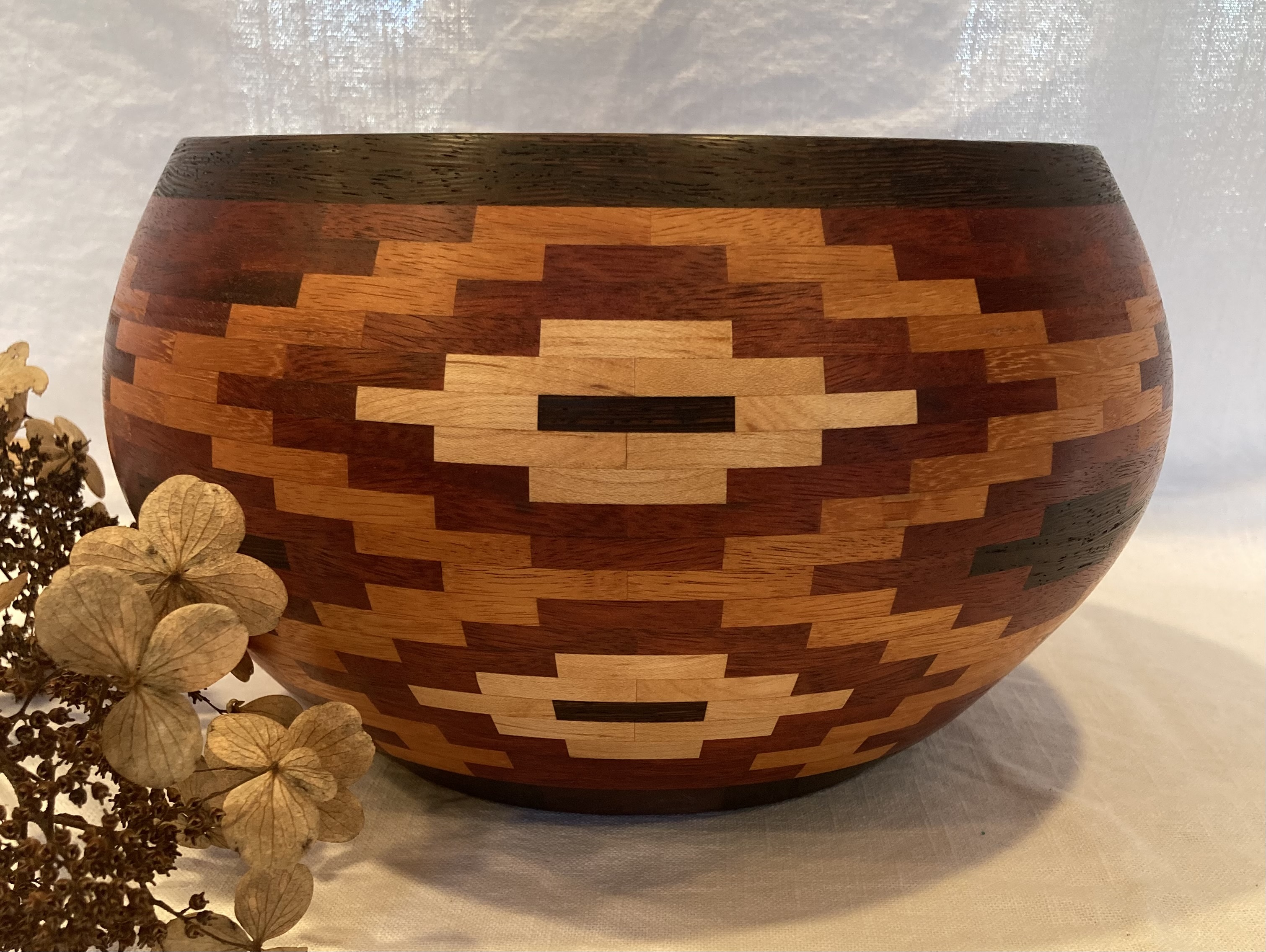 Decorative/Salad Bowl