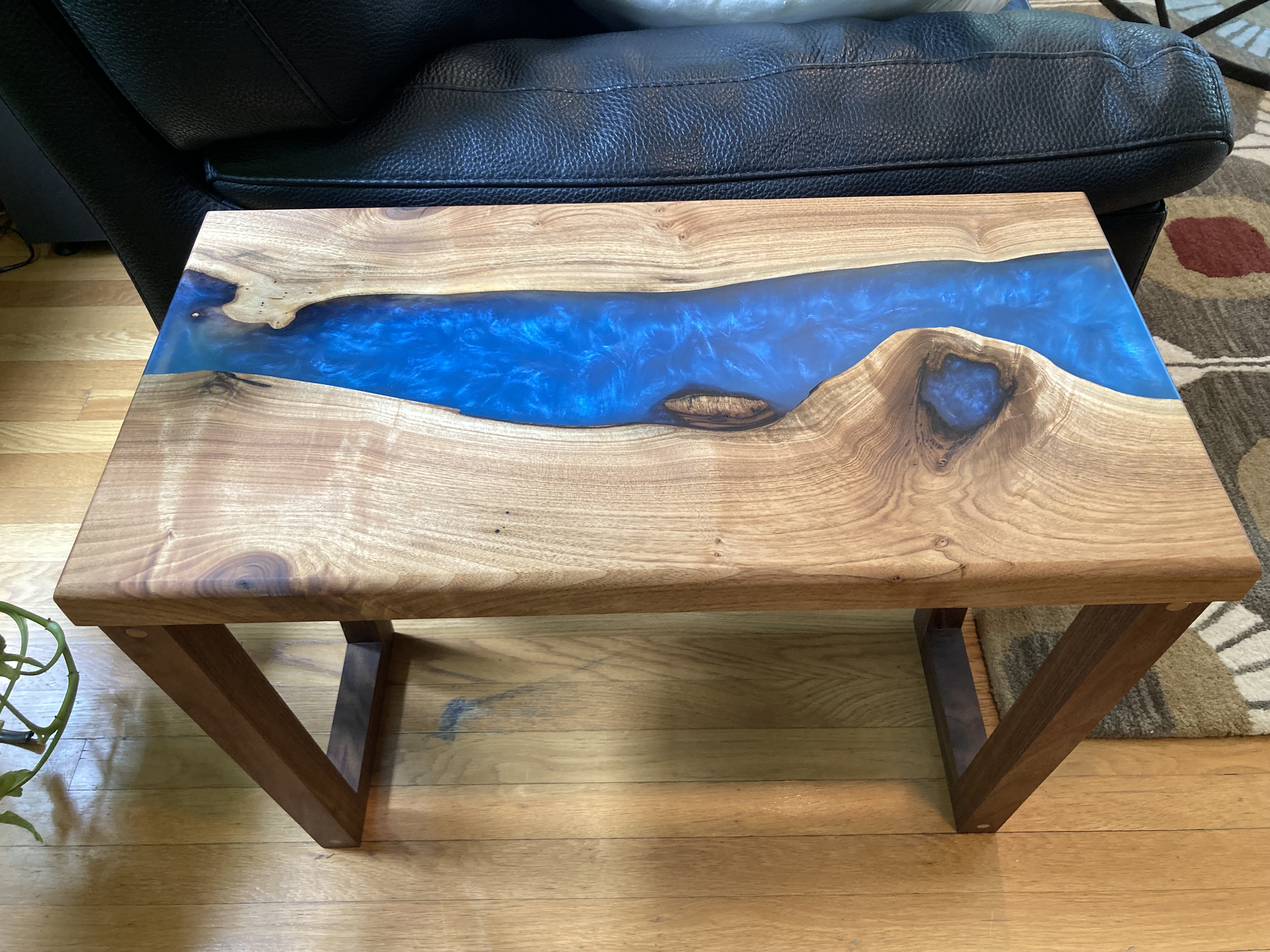 Walnut River End/Coffee Table