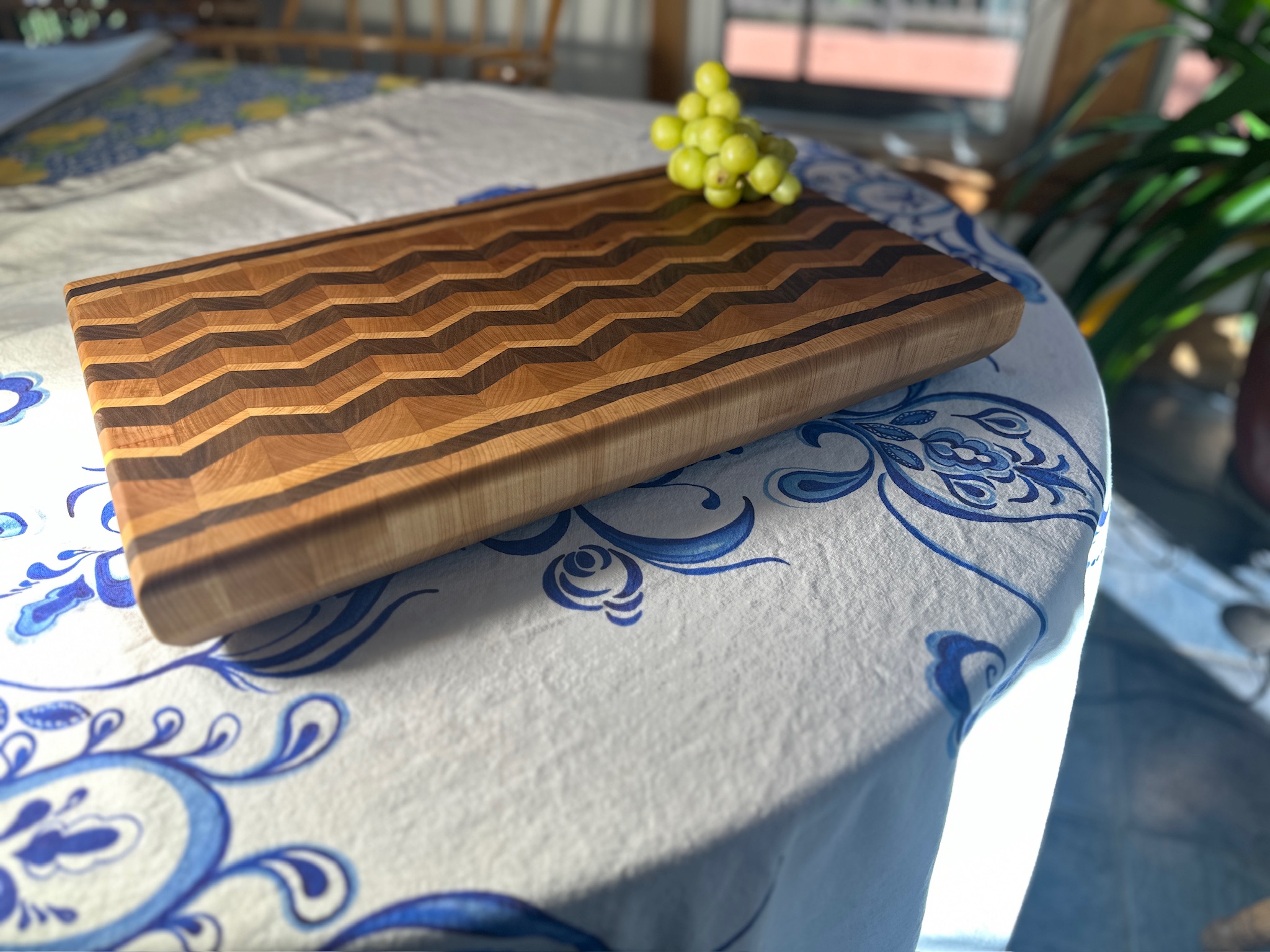 End Gran 3D Cutting Board  approx 13 7/8" X 21 1/8" X 2 1/4"