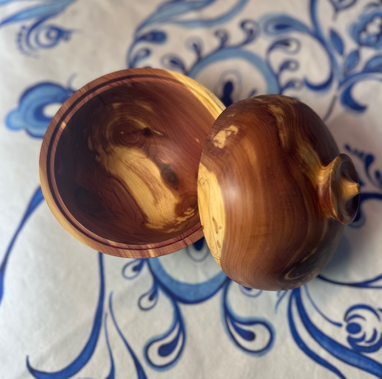 Cedar Box Approx 5 1/2" Diameter X 6" Tall
