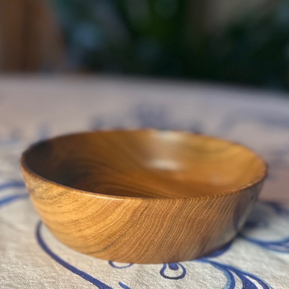 Maple Bowl Approx 6" diameter X 2" tall.