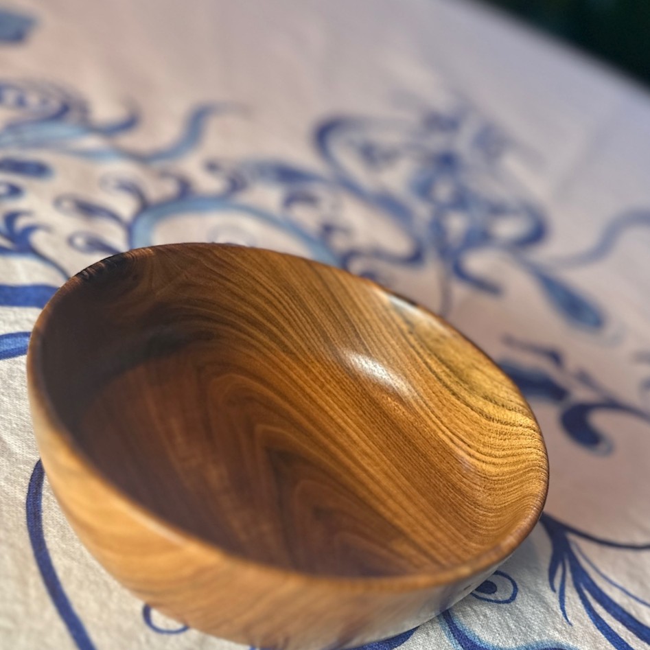 Maple Bowl Approx 6" diameter X 2" tall.