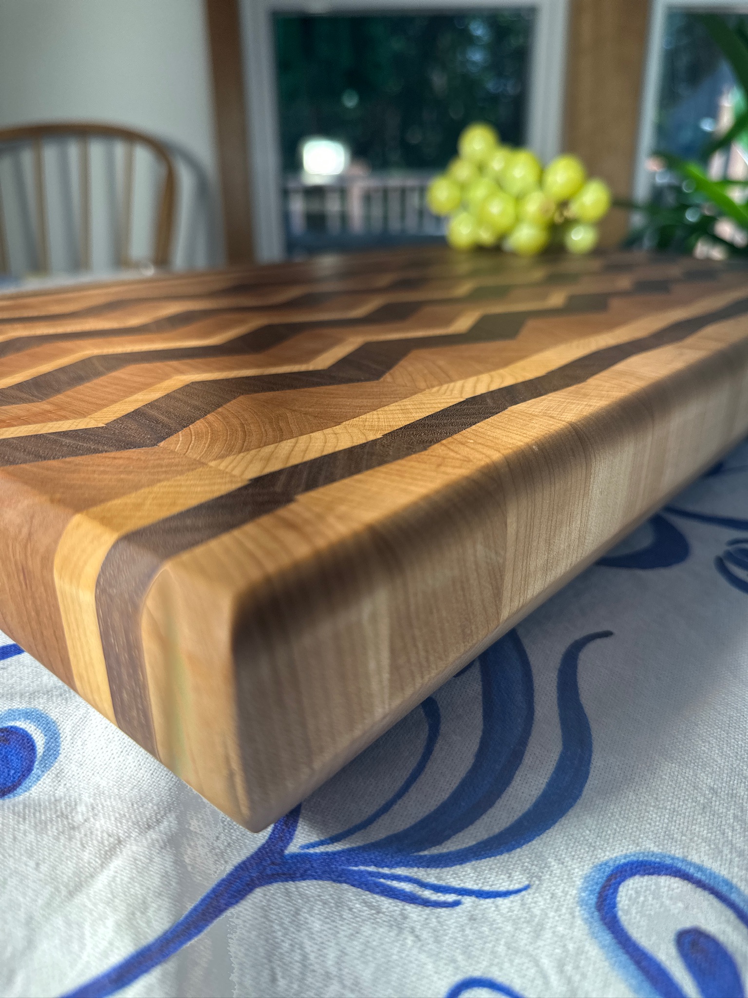 End Gran 3D Cutting Board  approx 13 7/8" X 21 1/8" X 2 1/4"
