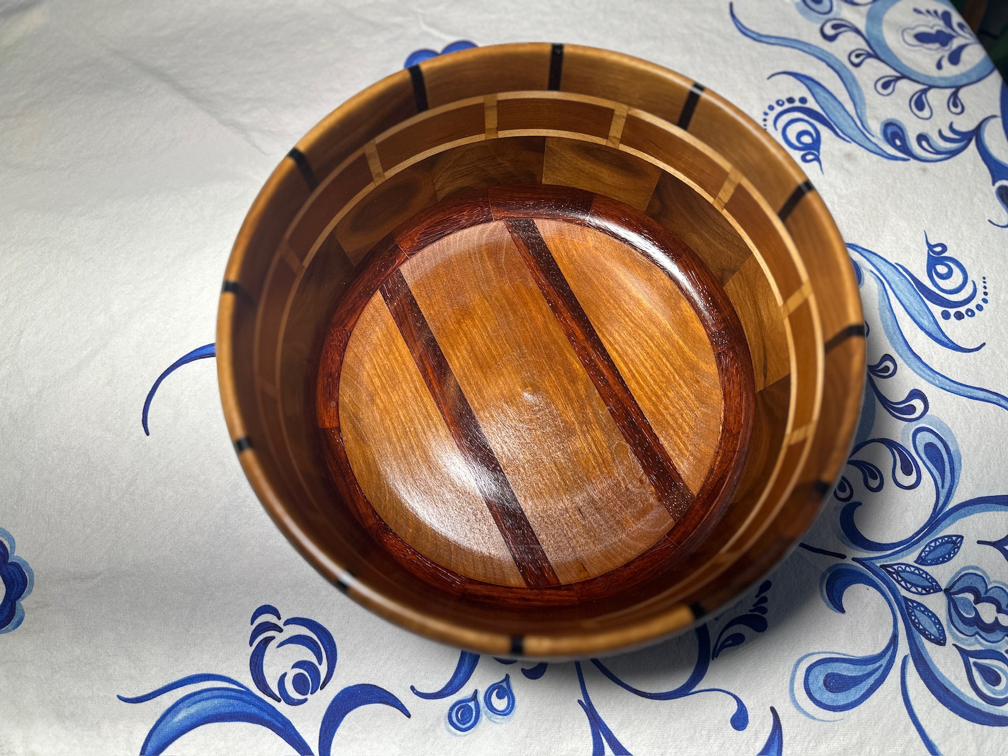 Large Salad Bowl Approx 11 1/2" diameter X 6 1/4 Tall